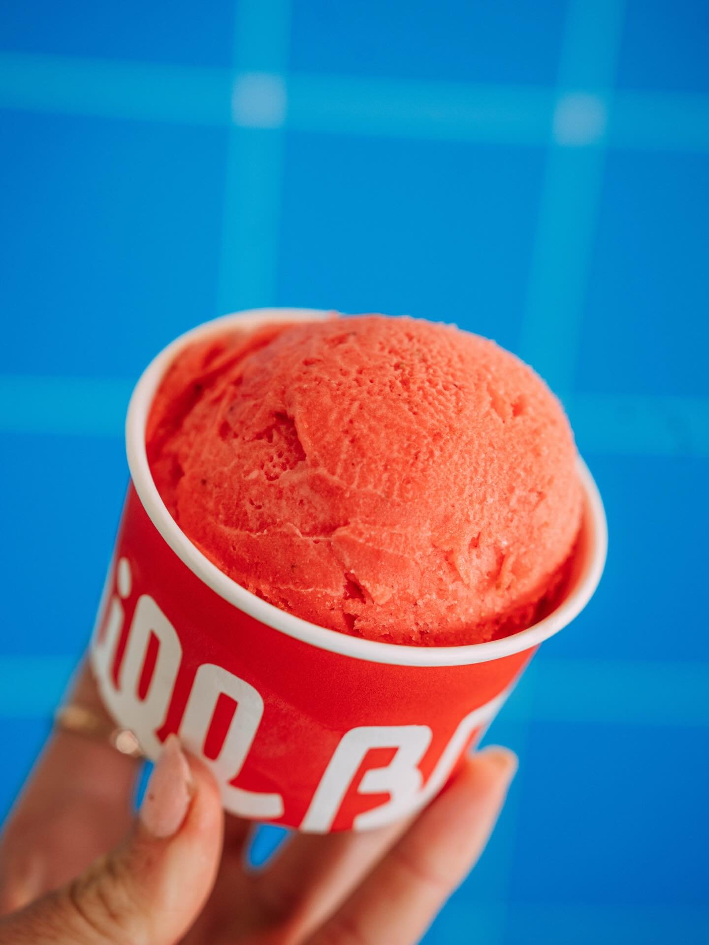 🍓🌸 Strawberry St. Germain 🌸🍓

Lush, sun-ripened strawberry sorbet layered with the soft, aromatic floral notes of St. Germain elderflower liqueur.

Made simply with real fruit and fruit juices at peak ripeness, paired with our all-natural sorbet 