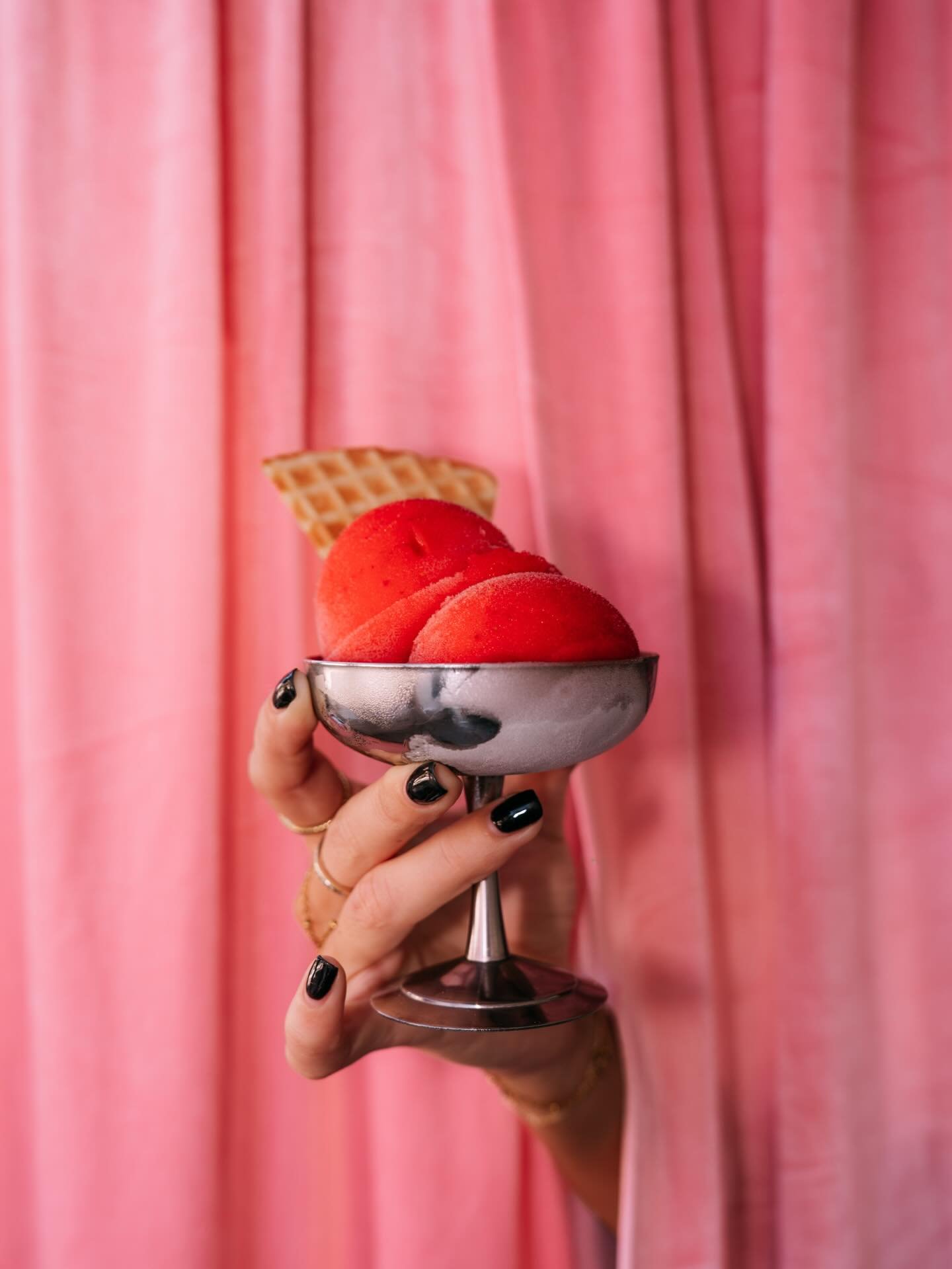 Grab the girls, we&rsquo;ve got the scoops! Celebrate Galentine&rsquo;s with our Valentine&rsquo;s Flavor Collection:
Strawberry Basque Cheesecake, Strawberry St. Germain, Hazelnut Gianduja Crunch and Strawberry! 🍓🌹💌

Or order in with our UberEats