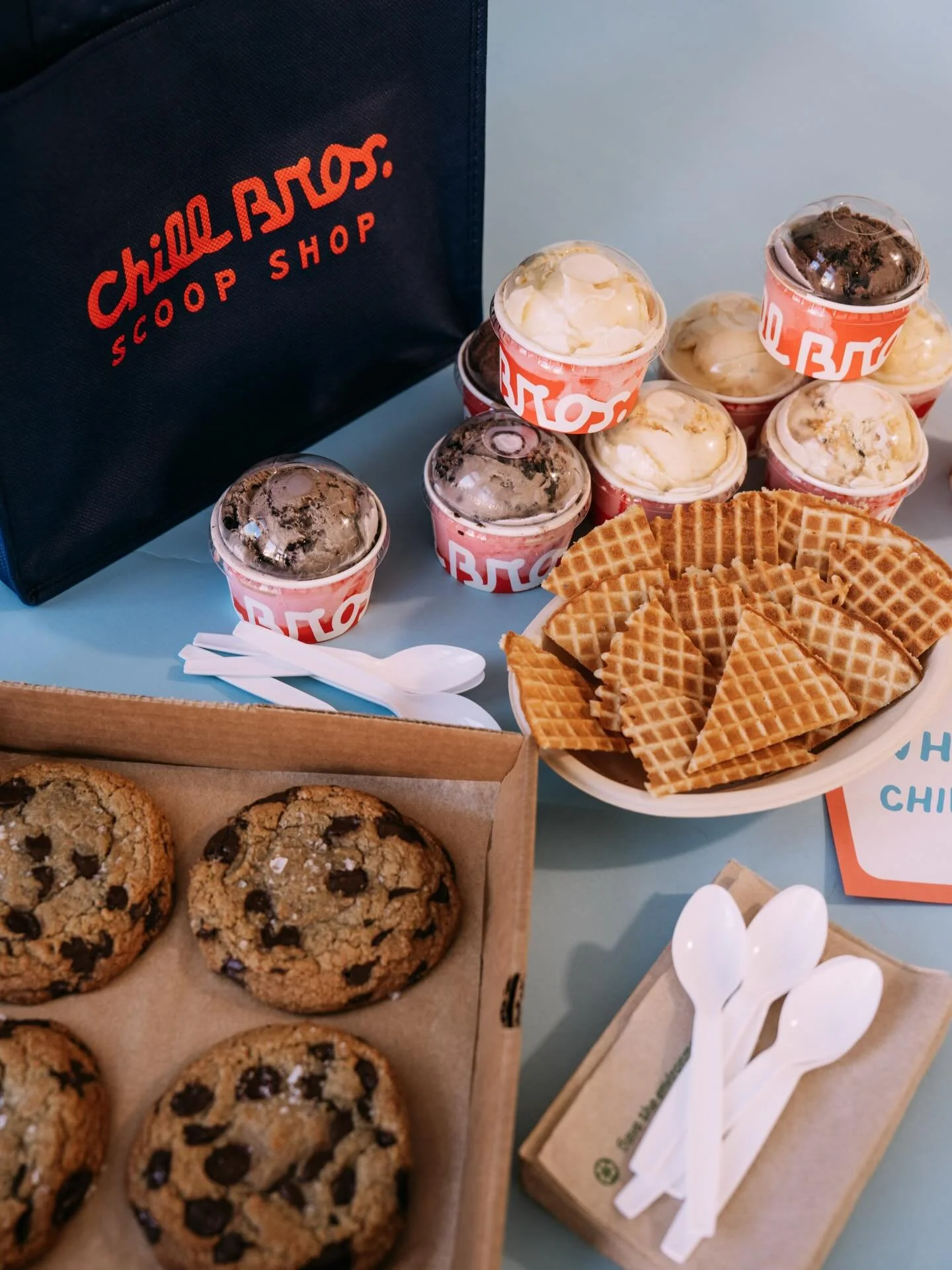 Ice cream, fresh-baked cookies, waffle cone pieces &amp; all the chillest supplies, delivered and ready to scoop. Link in bio for catering and delivery! 🍨🐓