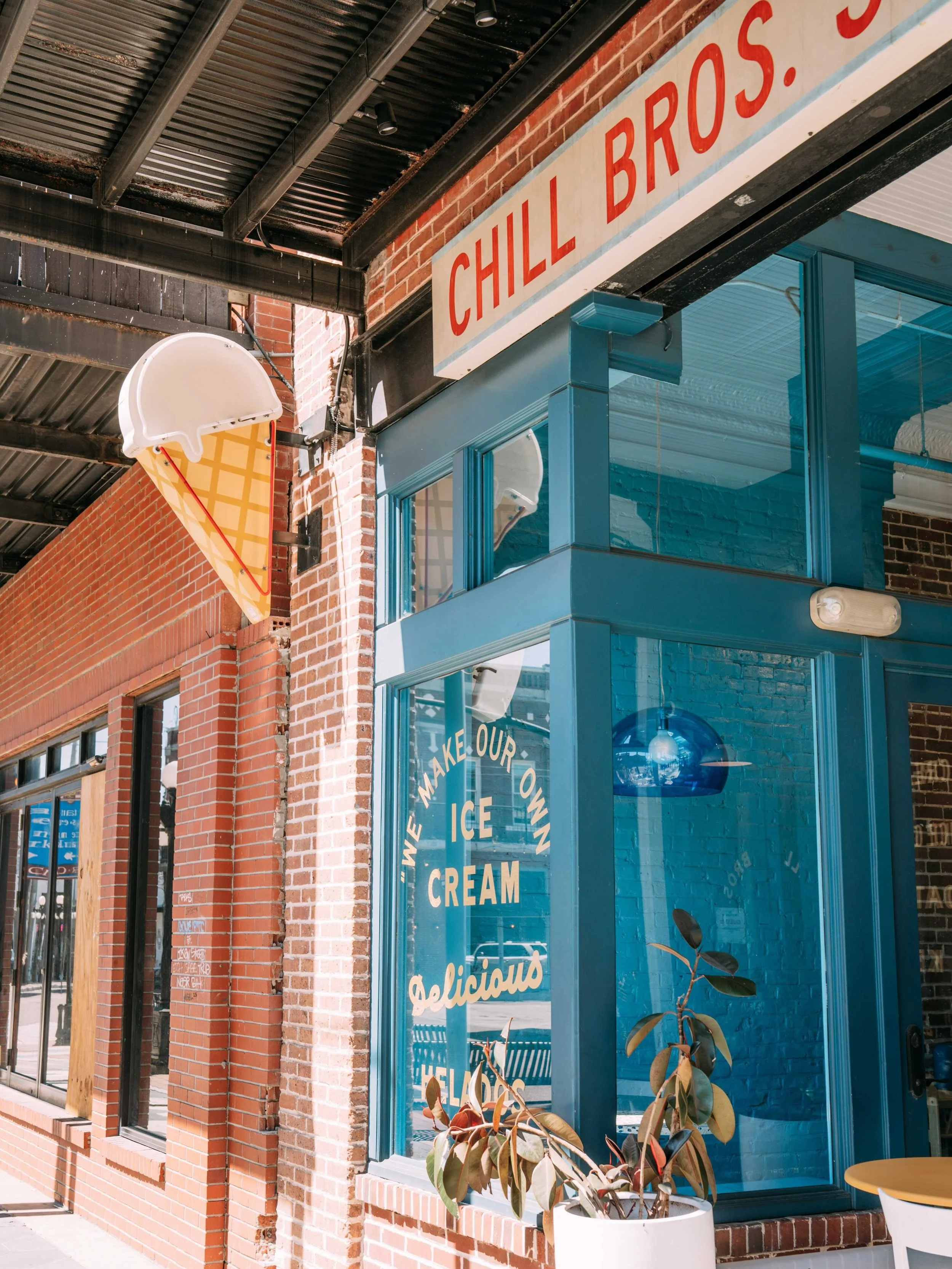 Happy Memorial Day from your favorite neighborhood scoop shop! 🇺🇸🍪 Celebrate with something sweet.🍨☀️