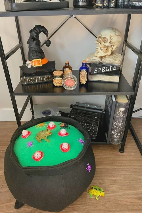 DIY Halloween Cauldron 
