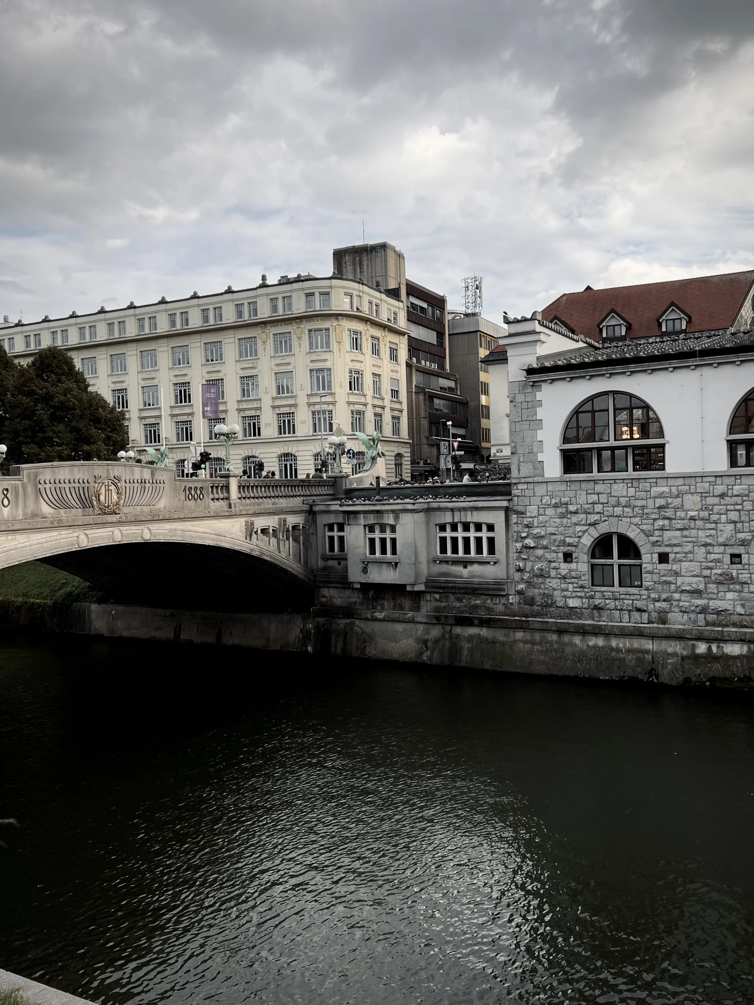 jubljana dragon bridge.jpeg