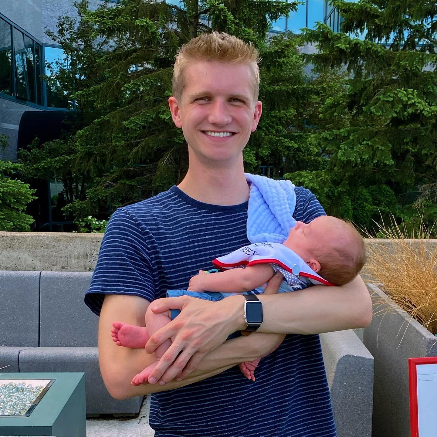 There&rsquo;s a new uncle in town!! Riley might fall asleep every time he sees me but I&rsquo;m pretty sure I&rsquo;m his favorite uncle. 💙