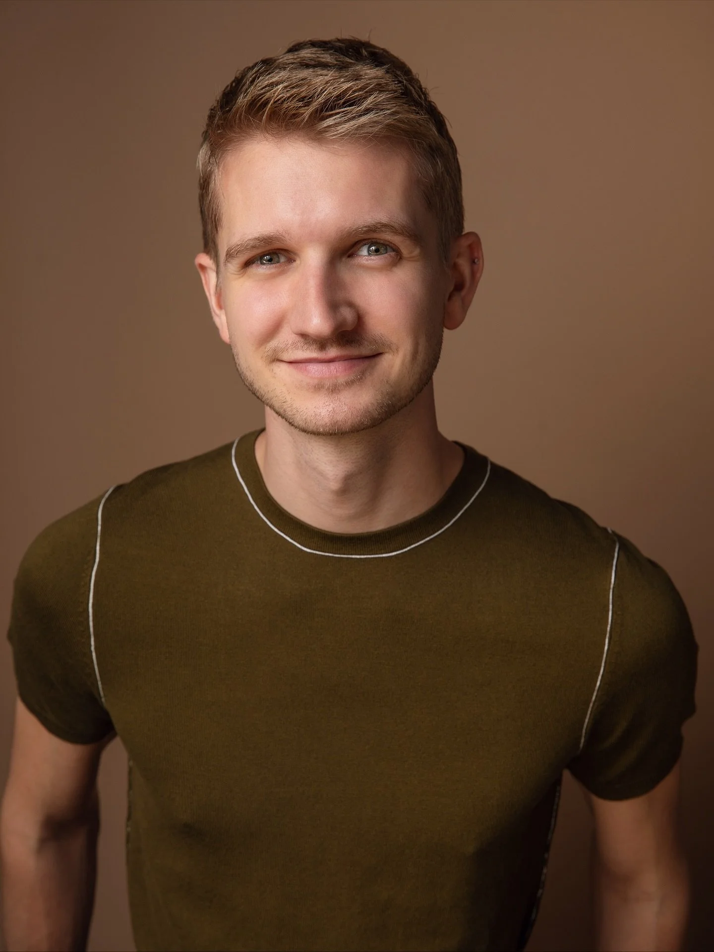 1, 2, 3! 💥
📸: @curtisbrownphotography 
#actor #model #headshots #curtisbrownphotography