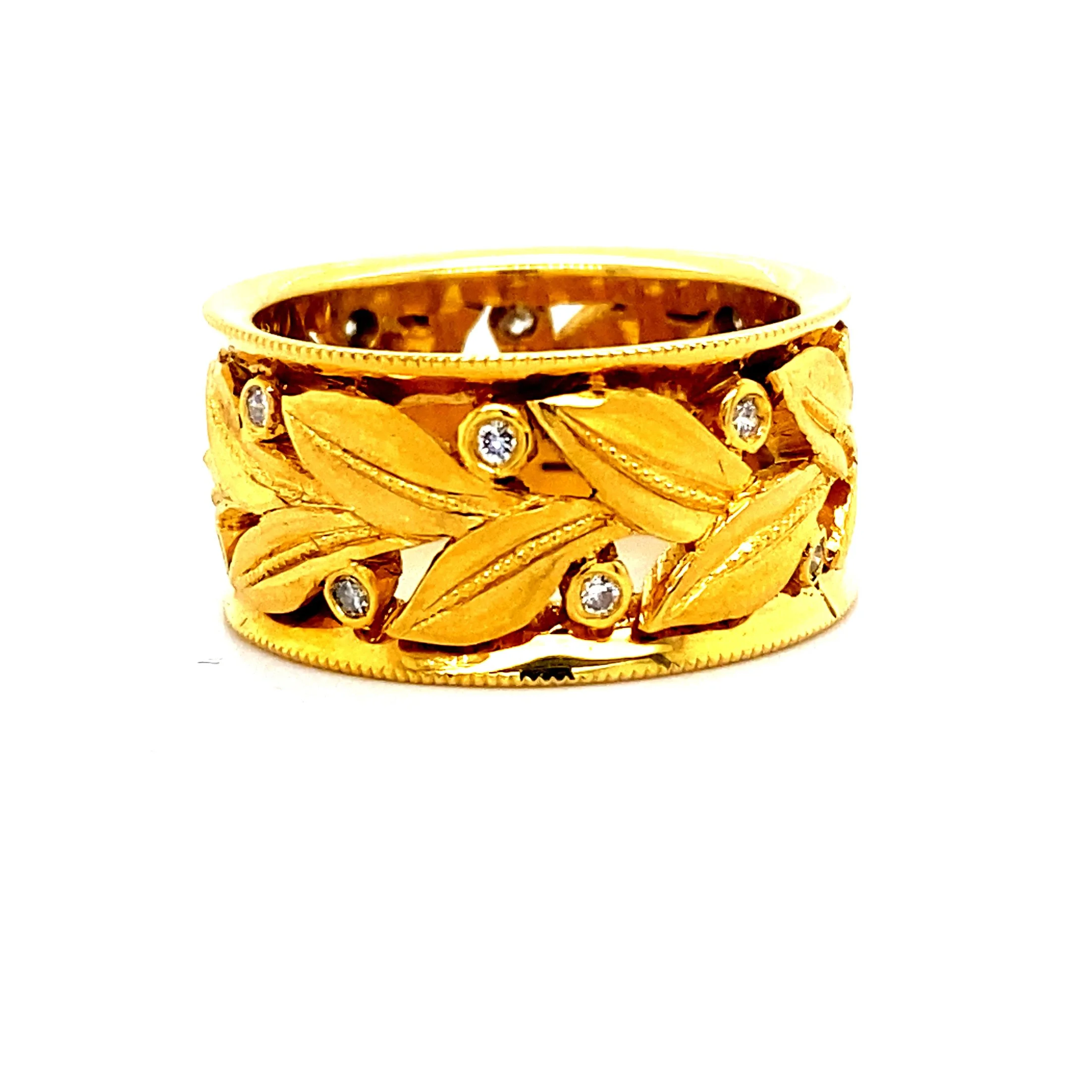 Large Diamond Leaf Over Leaf Band