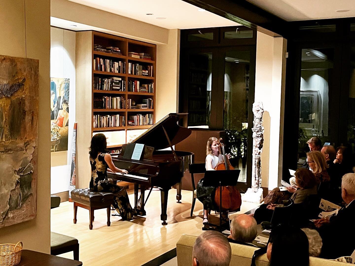 A huge thank you to everyone who attended our Ansley Park salon concert last Wednesday evening, 11/9! We loved performing for you and could not be more grateful for all your support. 🧡 A special thank you to Ron and Susan Antinori for generously spo