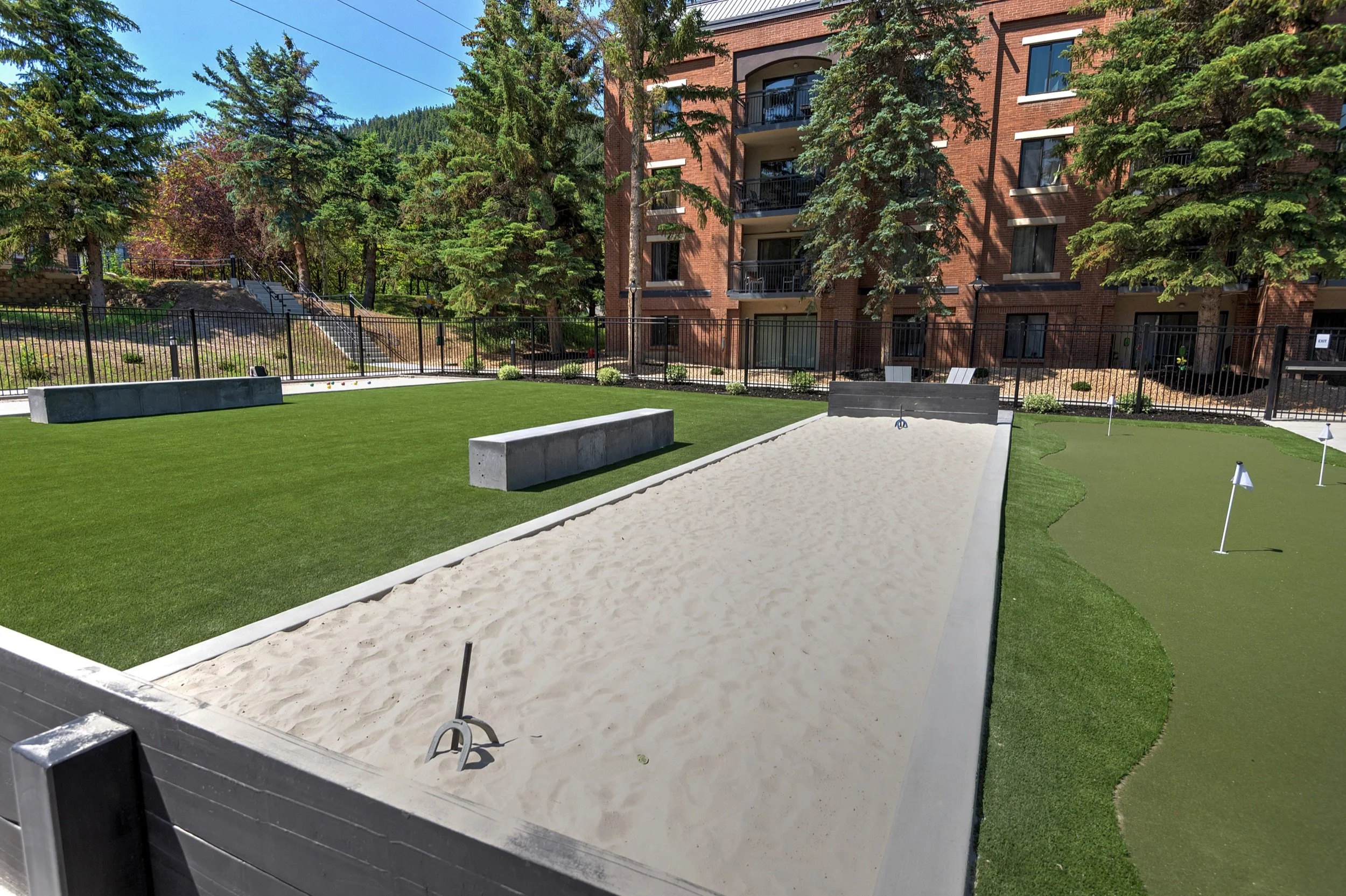 horseshoe-pits-activity-lawn.jpg