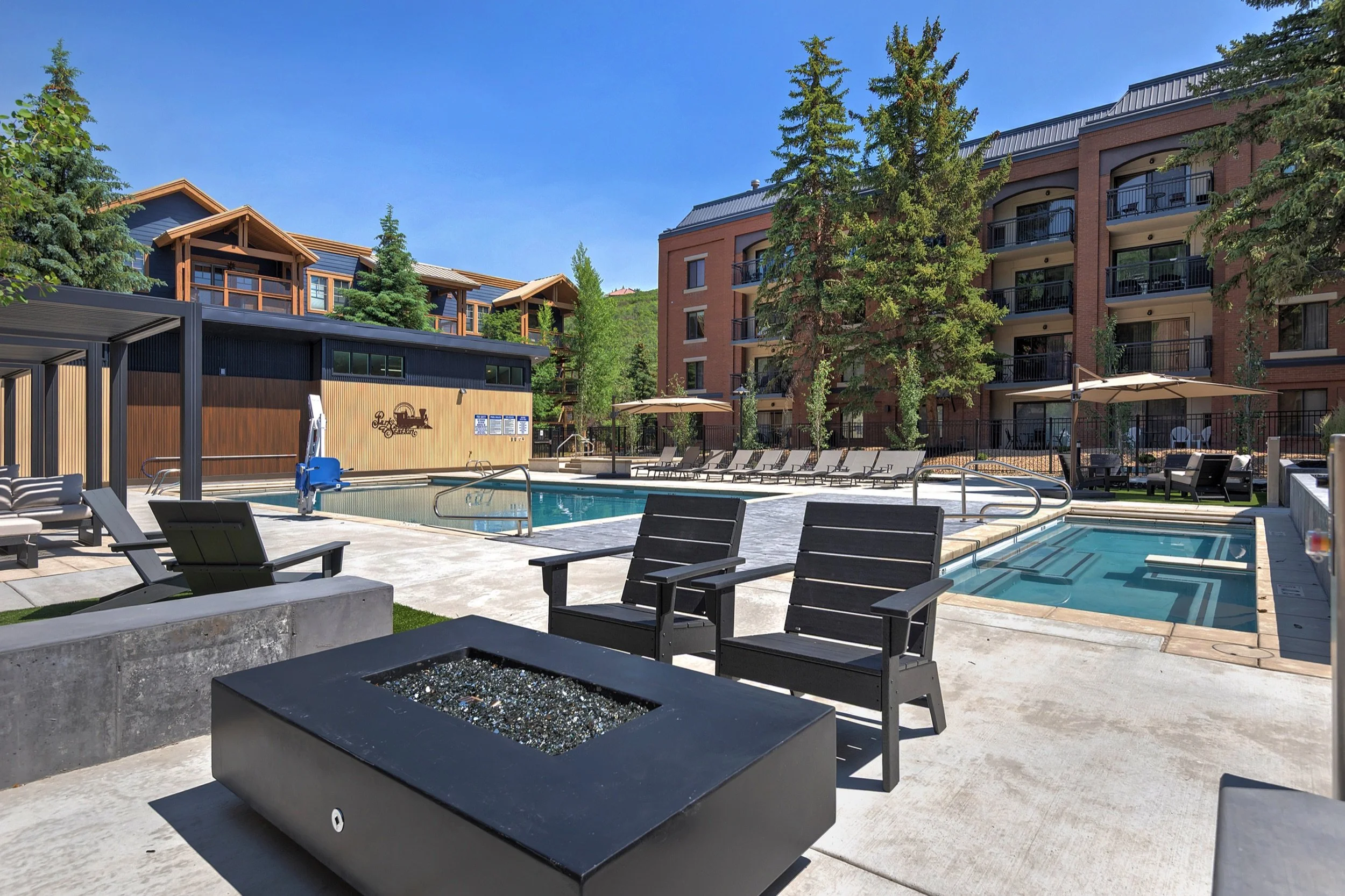 fire-table-hot-tub.jpg
