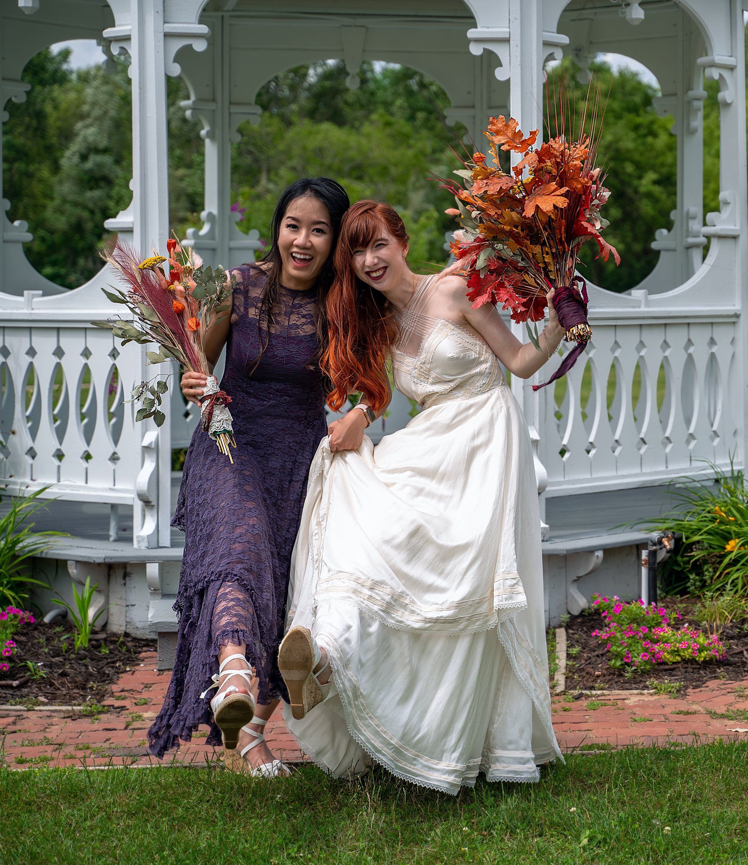 Bride and Made of Honor fun wedding Photo