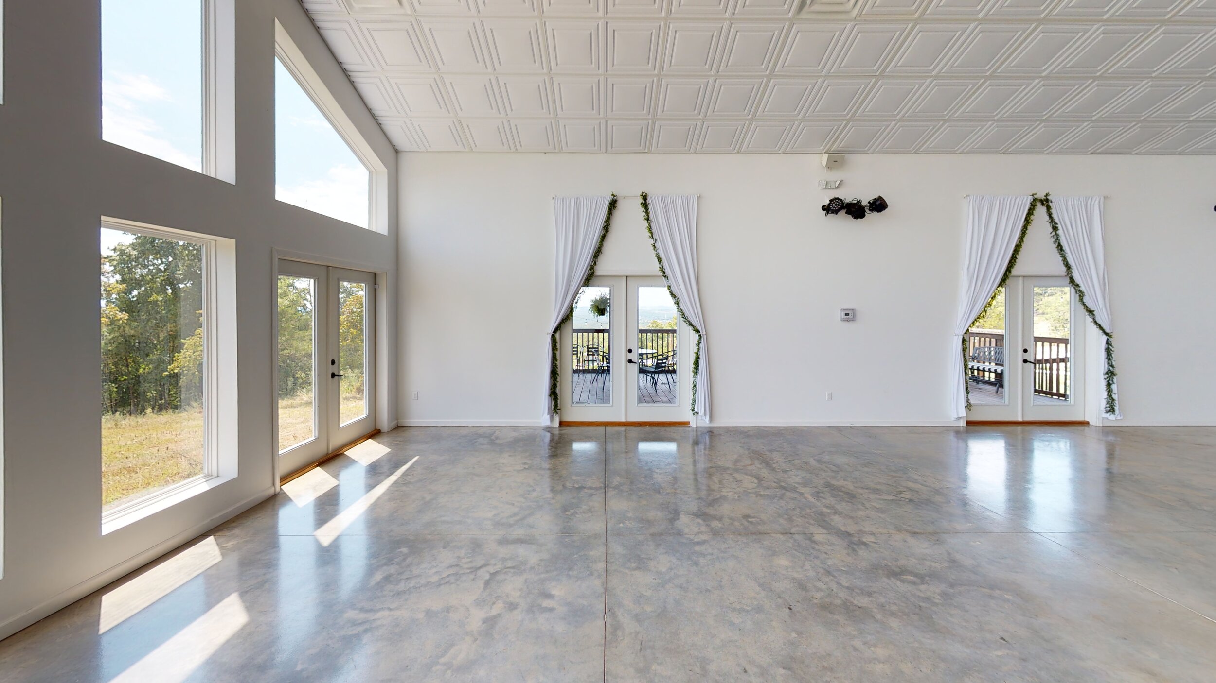 6_9HHYF5CVCPF-Unfurnished.jpg