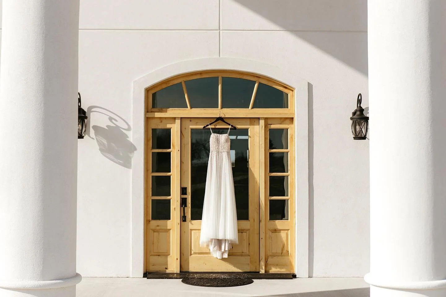 Dress shots are not always ideal. Whether due to wind, location or how the dress lays, sometimes the best way to capture it is just on your body.. But ✨Sometimes✨ everything in the universe aligns and you get the shot.