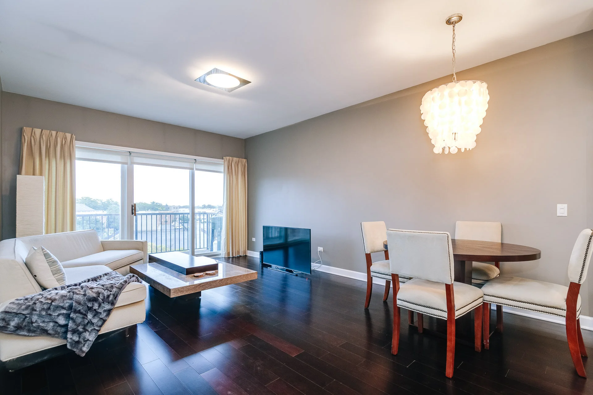 8200_Lincoln_Ave_Unit_408_Skokie_IL-0003-WEB.jpg