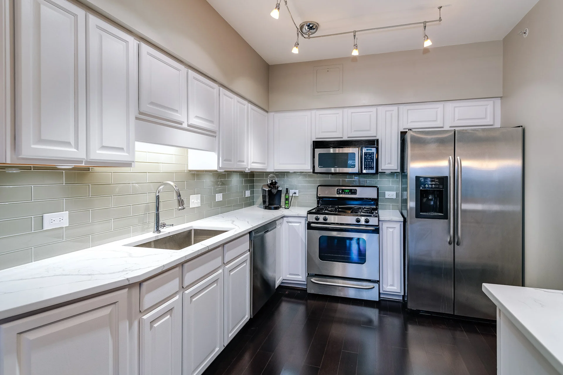 8200_Lincoln_Ave_Unit_408_Skokie_IL-0009-WEB.jpg