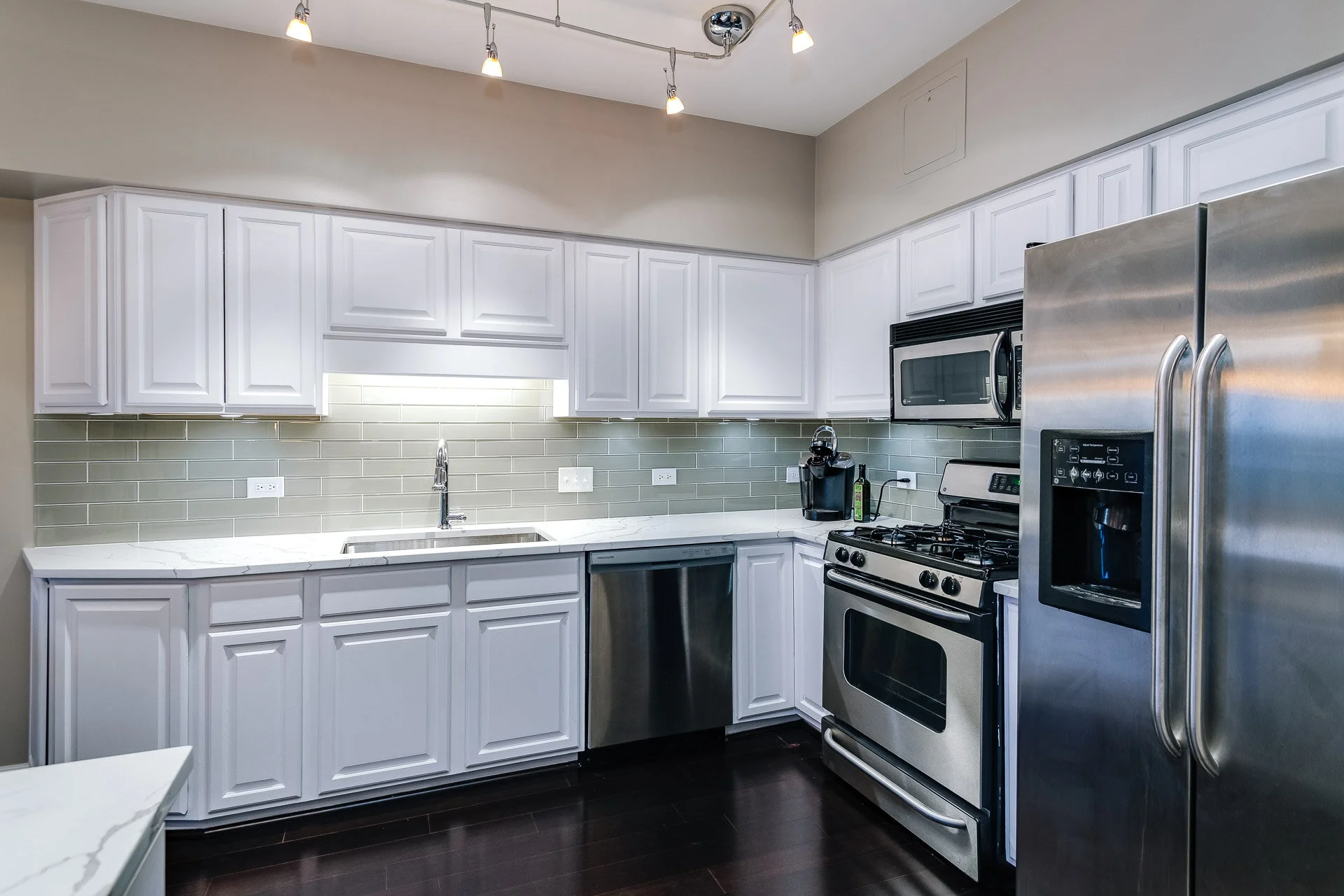 8200_Lincoln_Ave_Unit_408_Skokie_IL-0010-WEB.jpg