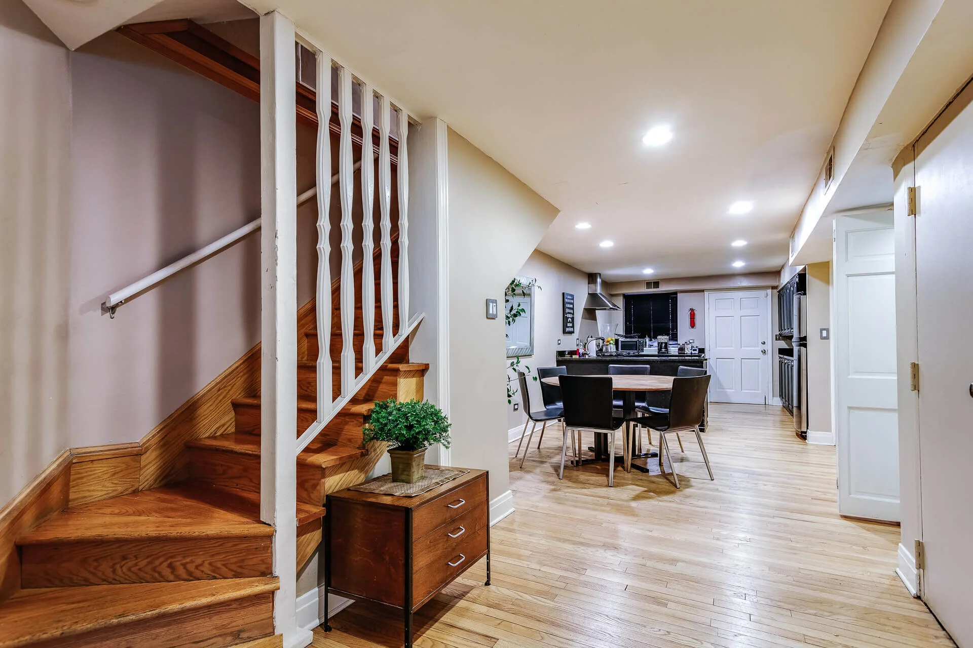 57_E_Cedar_St_Unit_1_Chicago_IL-0011-WEB.jpg
