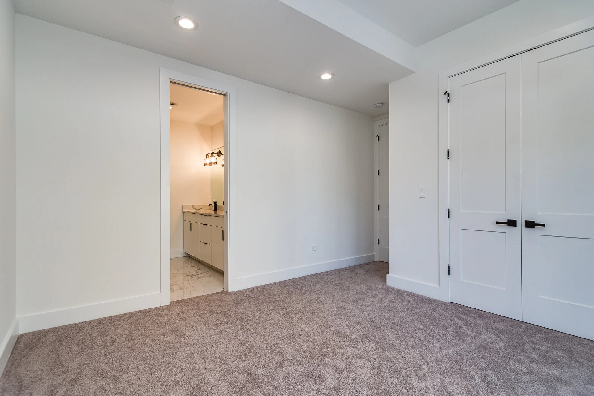 3432_W_Belden_Ave_Unit_1_Chicago_IL-0011.jpg