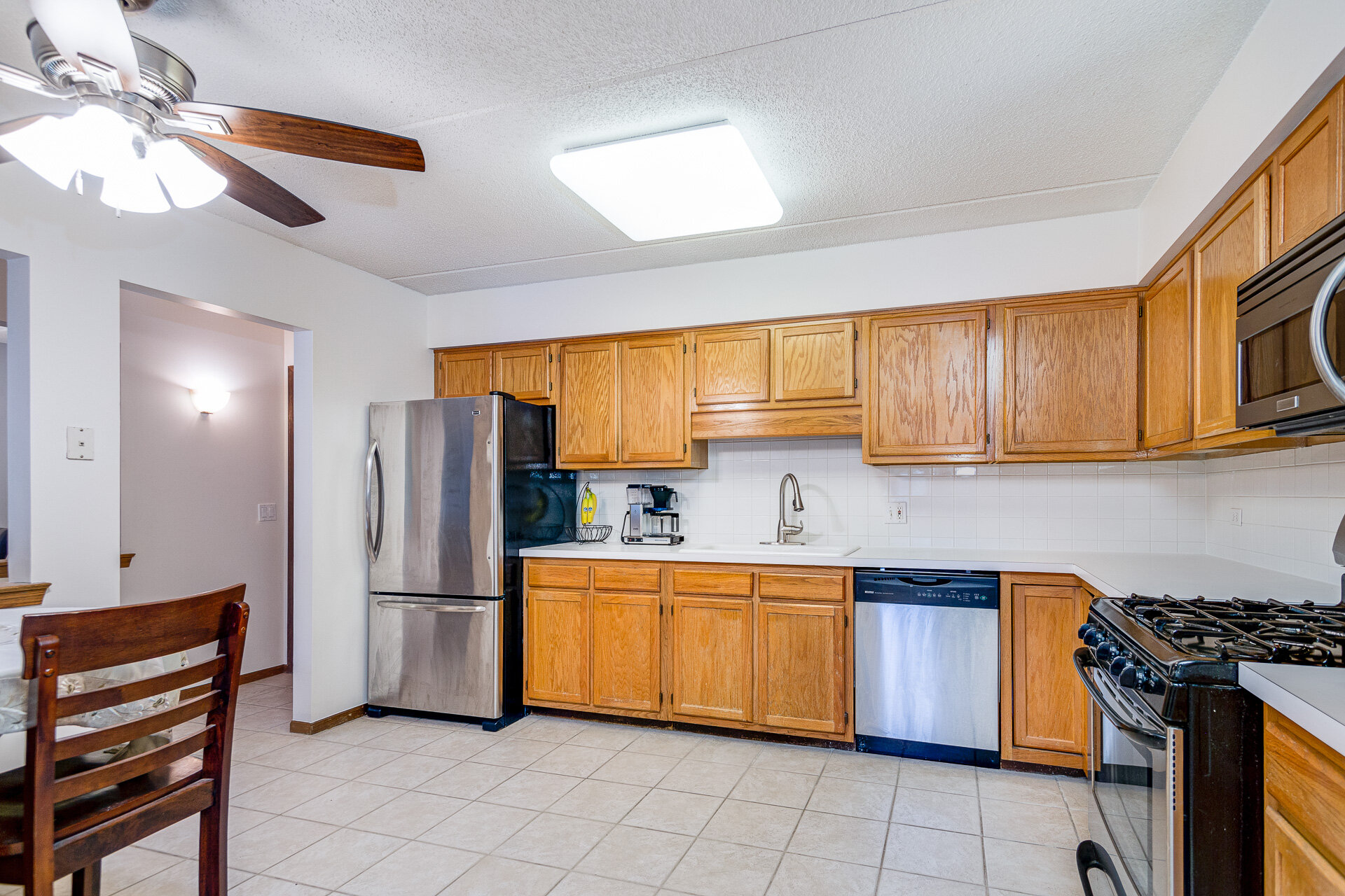 5225_N_Riversedge_Ter_Unit_214_Chicago_IL-0014.jpg
