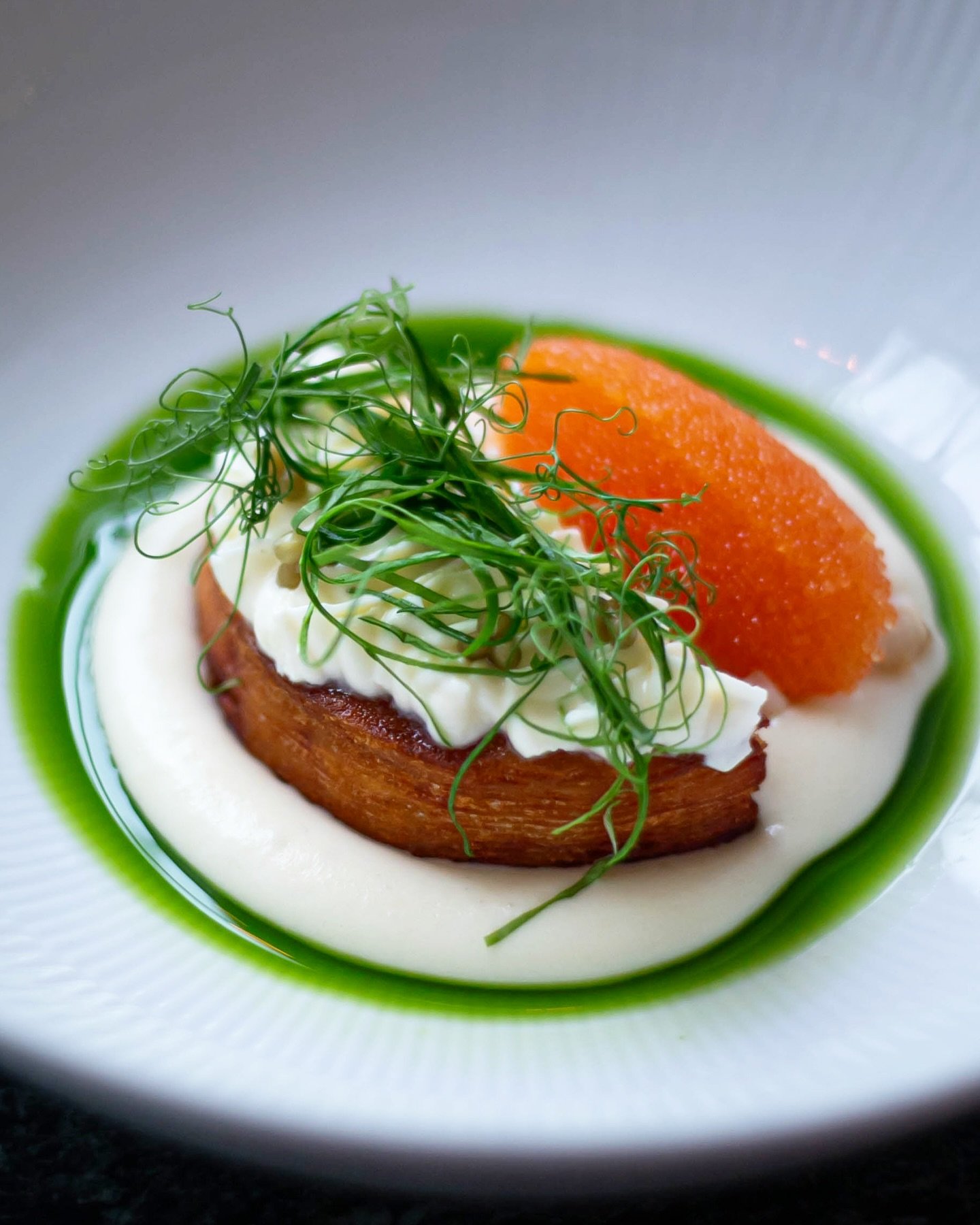 Ny for&aring;rsmenu p&aring; @krogs_fiskerestaurant 🎏

Med nye faciliteter i k&oslash;kkenet og en frisk opl&oslash;ftning af den historiske fiskerestaurant, har vi bevaret traditionerne og givet dem et moderne pift. 

Pr&oslash;v vores nye 4-retter