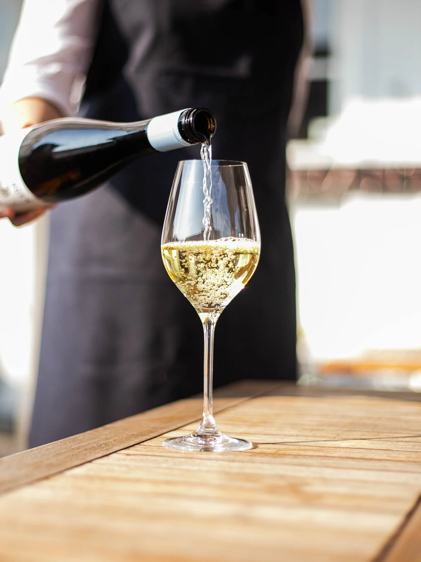 Sommerstemning på Krogs terrasse🥂
Slå dig ned på Gammel Strand 38 og nyd kølige vine i den varme augustsol. Vi glæder os til at se jer! 🤍