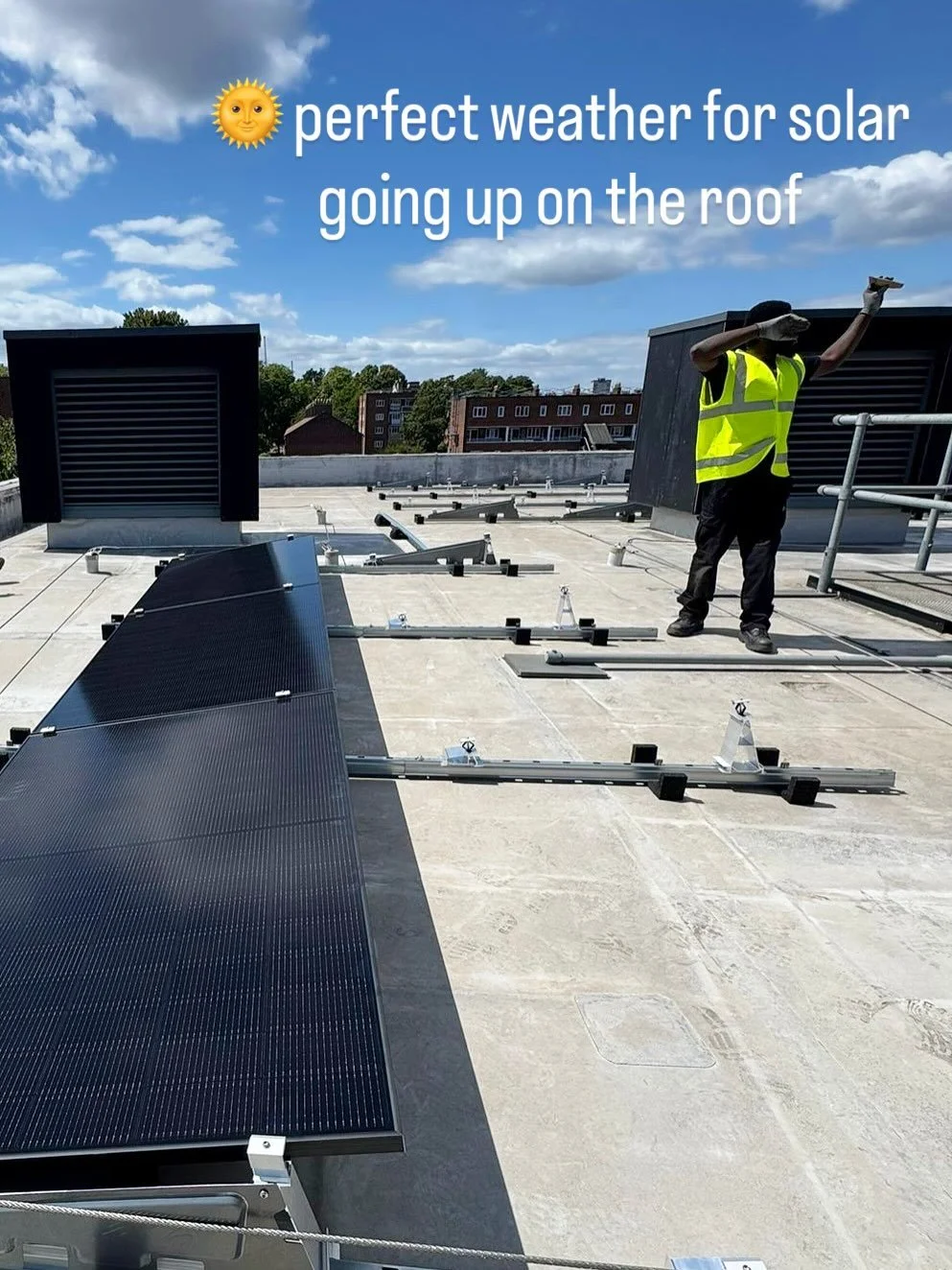 ☀️solar installation @lauristonschool 
@hackneycouncil 

#greenlondon 
#solar 
#sustainable #sustainablelondon #sustainableeducation