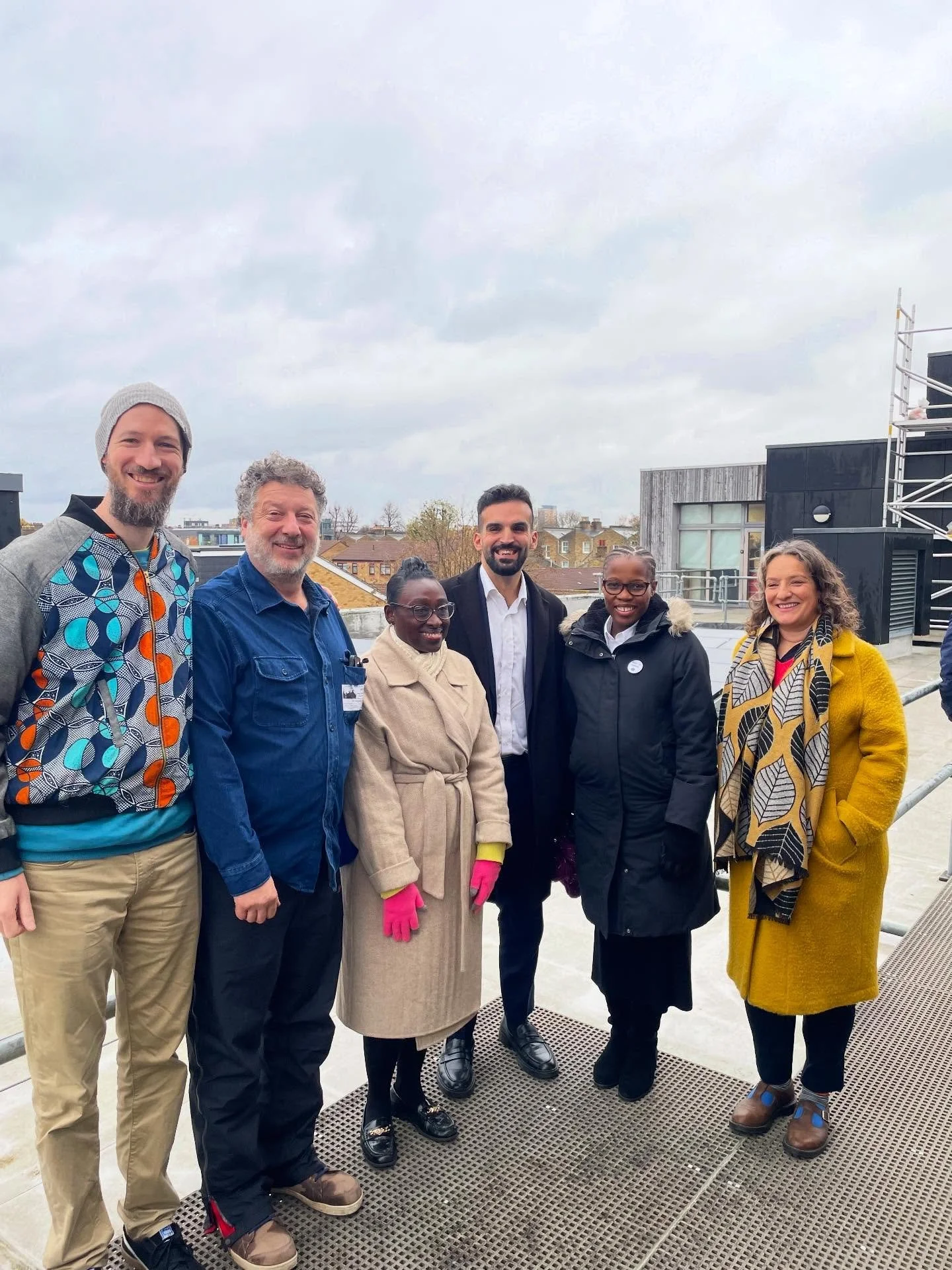 💚Another decarbonisation project completed  Lauriston school. 
Saving &pound;15,000 pounds a year for the school in energy bills-equivalent in carbon reduction of planting 396 trees a year. A saving of between 8-10 tonnes of co2 a year.
Stokey energ