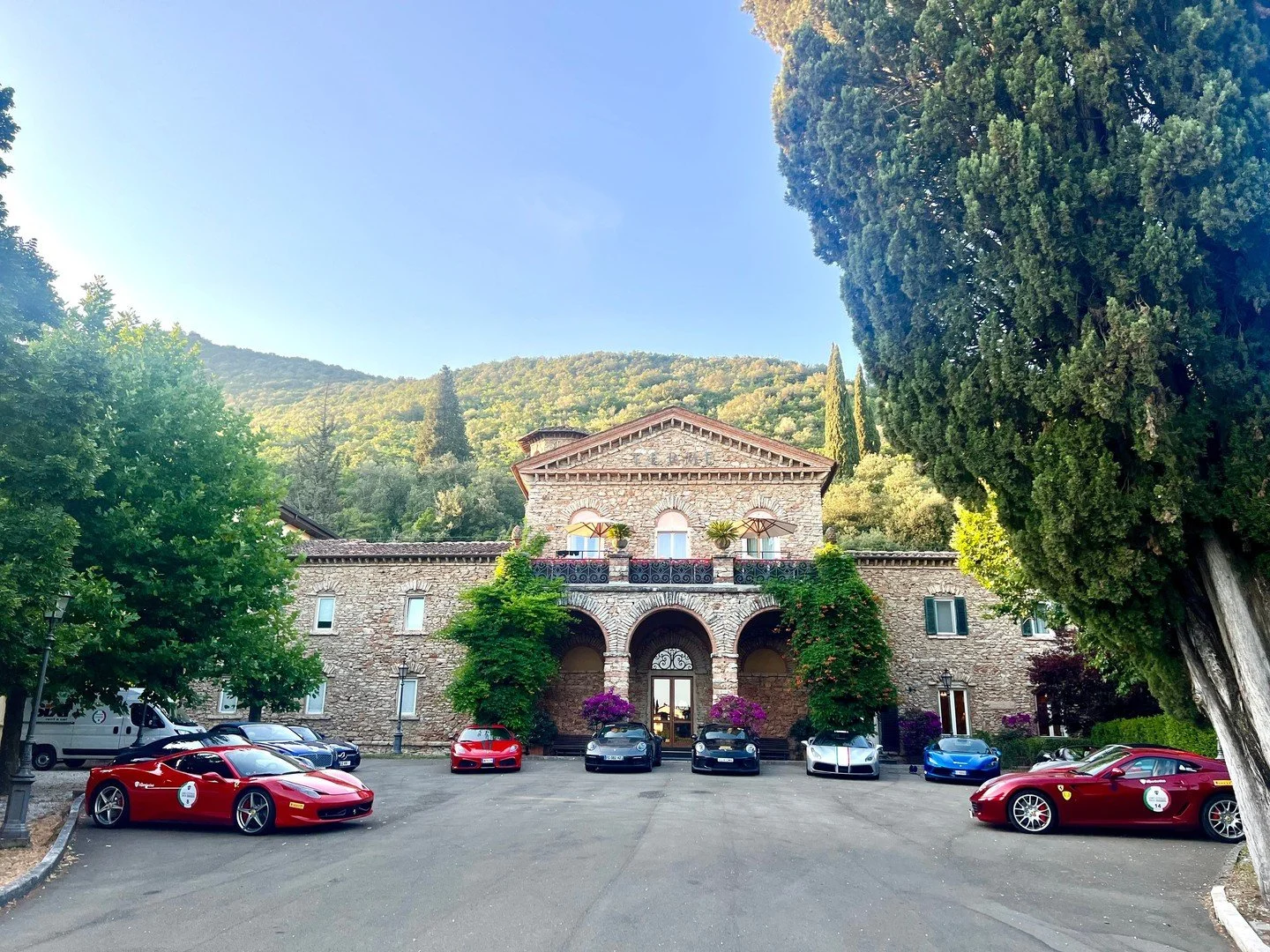 Parked up at @grottagiusti after a fabulous day of driving on the 2025 Giro d'Italia 🇮🇹⁠
⁠
Details will be announced soon for our 2026 event!