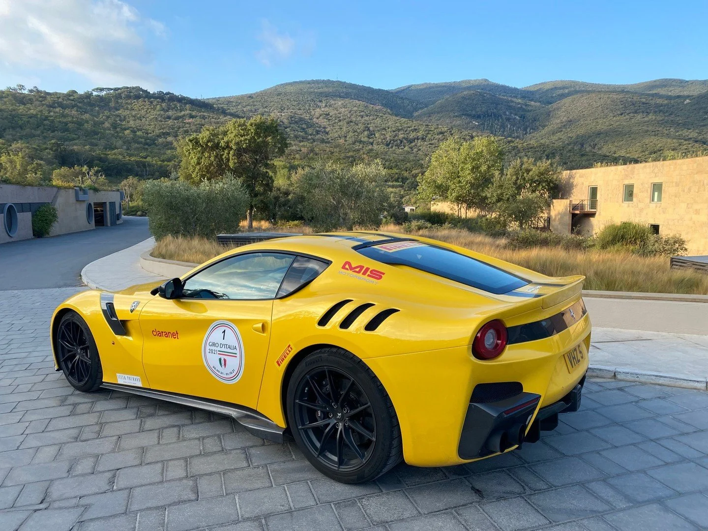 Blue skies and rolling mountains...😍 ⁠
⁠
⁠
#supercardriver #supercardriversclub #supercardrivers #supercardriverclub #itswhitenoise #carsofinstagram #supercarseurope #supercarlife #supercarspotter #supercars247 #exoticcars #carlifestyle #luxurycars 