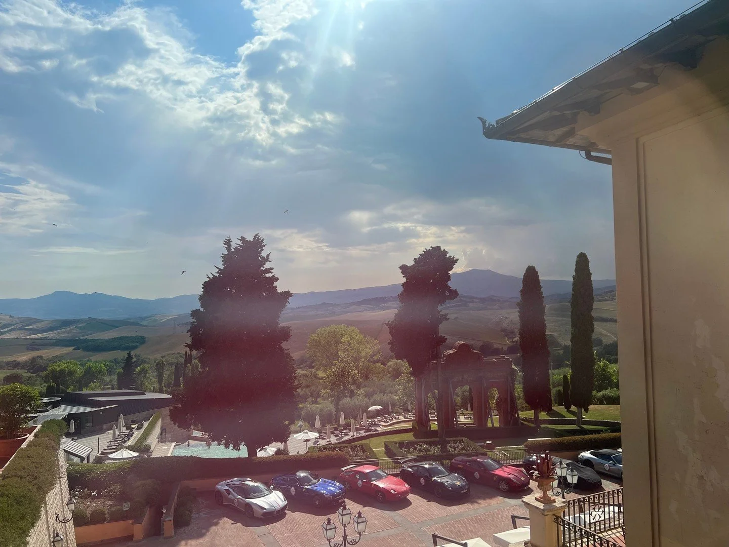 The perfect view 🇮🇹 🌞 Parked up after a wonderful day exploring Tuscany on the 2025 Giro d'Italia.⁠
⁠
⁠
#exploretuscany #supercarevents #supercartours #drivingevents #drive2026 #thesupercarclub #supercarclub