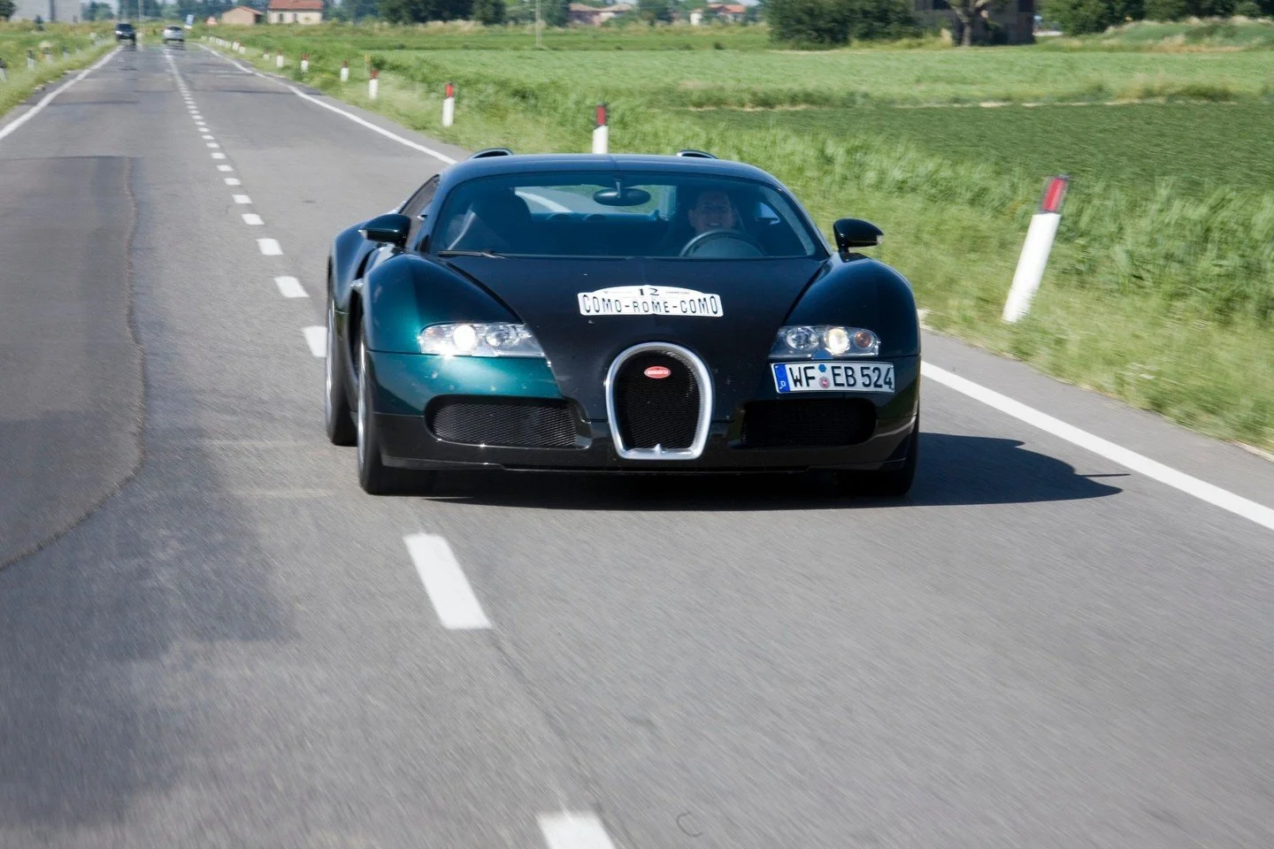 Sweeping through the open country road, the perfect place to drive 🔥⁠
⁠
#supercardriver #supercardriversclub #supercardrivers #supercardriverclub #itswhitenoise #carsofinstagram #supercarseurope #supercarlife #supercarspotter #supercars247 #exoticca