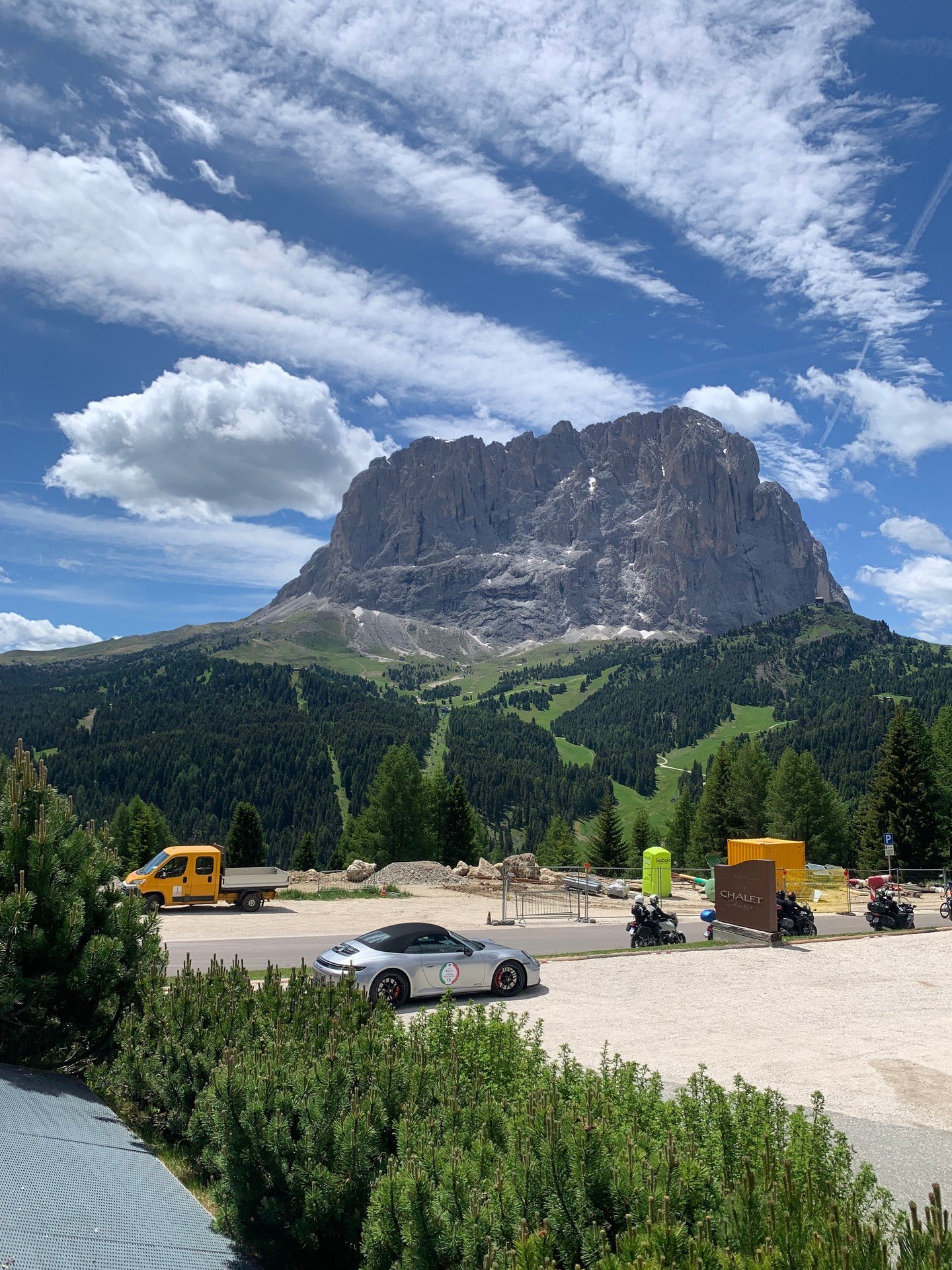 Mountain views on the 2026 Edition Strada Montagne 😍⁠