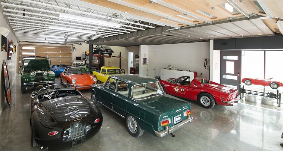 Grand garage - Garages, circuits et véhicules
