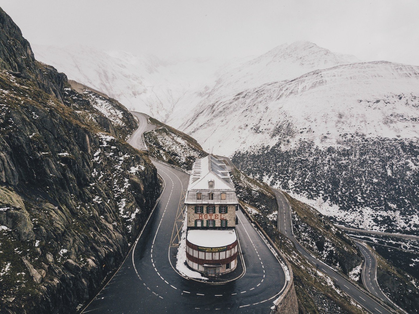 Who else can't wait for the thaw when the fabulous Furka Pass will be open again?⁠
⁠
And what would you drive on this sensational Swiss road?⁠
⁠
📷️ Nigel Tadyanehondo / Unsplash / @reallynikberg⁠
⁠
======================================⁠
⁠
Follow @d