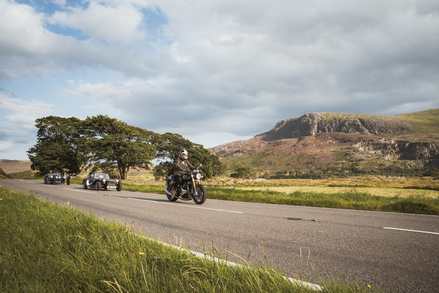 #throwbackthursday to the day Detour discovered the best of Snowdonia on four, three and two wheels with @caterhamcarsltd @morganmotor and @norton.motorcycles⁠
⁠
Find out more at the link in bio.⁠
⁠
📷️ @jaketnash⁠
⁠
Full story at the link in bio.⁠
⁠