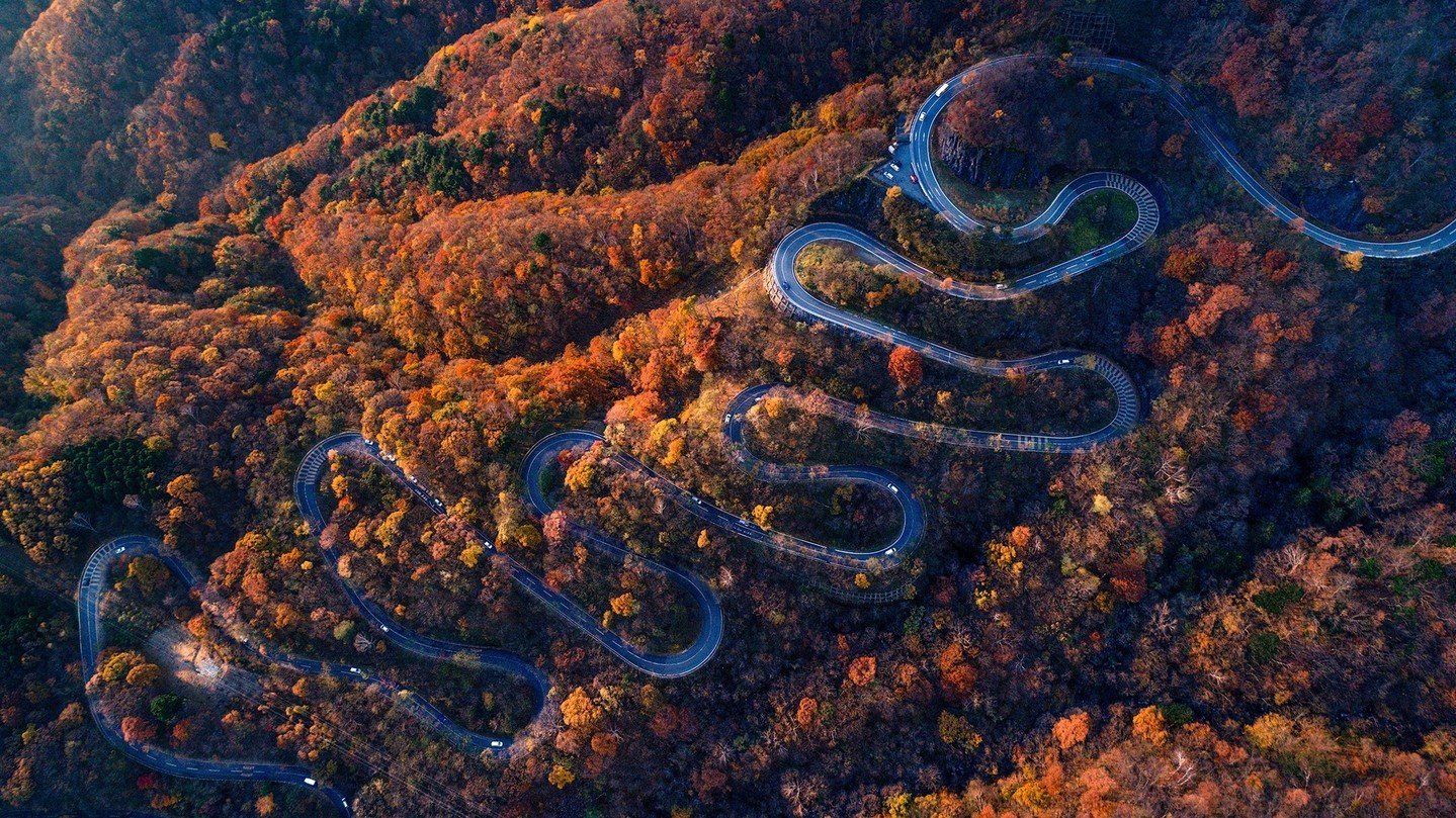 #switchbacksaturday on the Irohazaka Road 🇯🇵⁠
⁠
&quot;Artfully carved into the mountains of Nikko are two of the most curvaceous roads in Japan. One climbs from Kiyotaki up to an observation deck at the Akechidaira plateau, the other descends back 