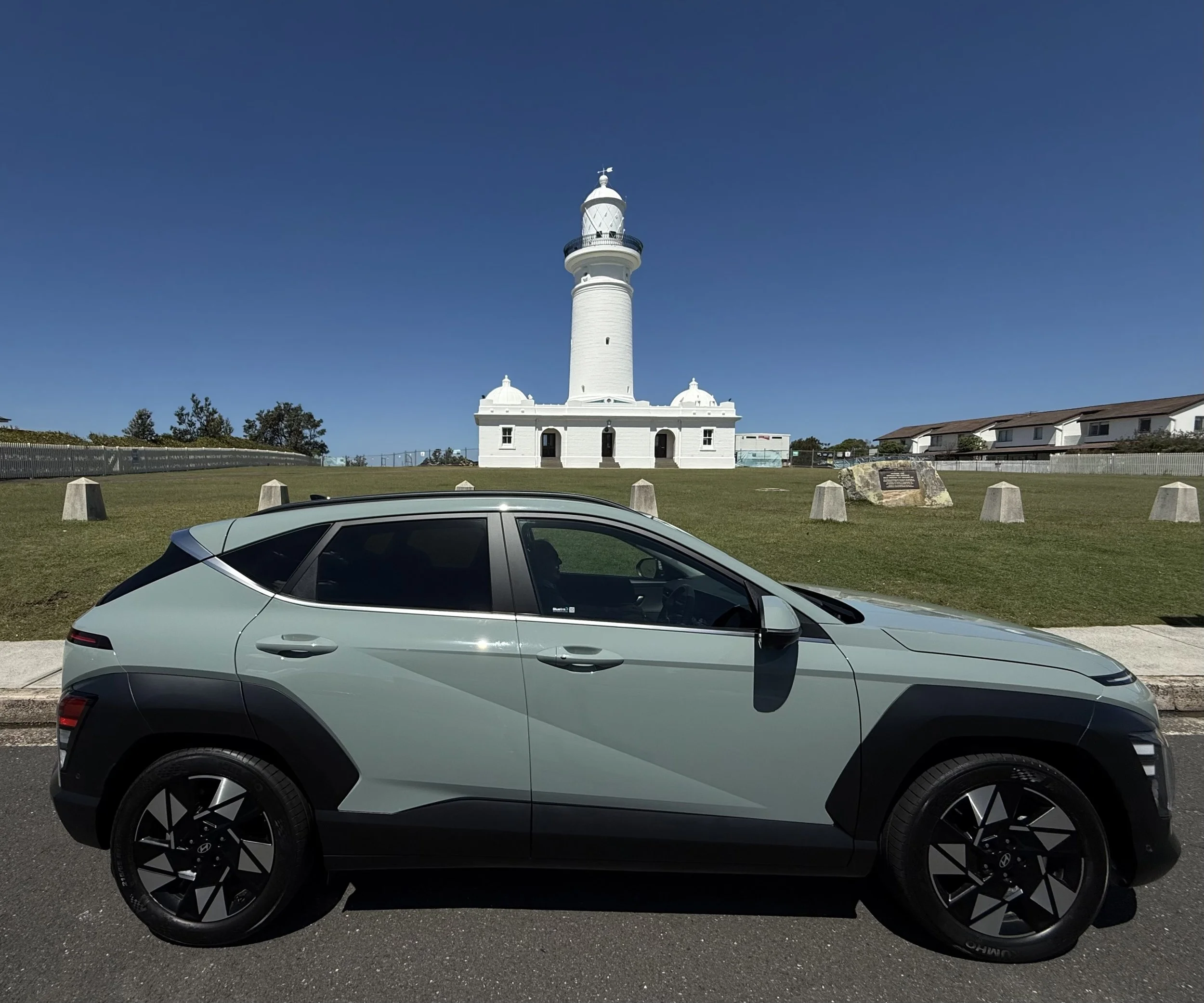 Hyundai Kona HEV at Macquarie Lighthouse c Mel Nichols.jpeg
