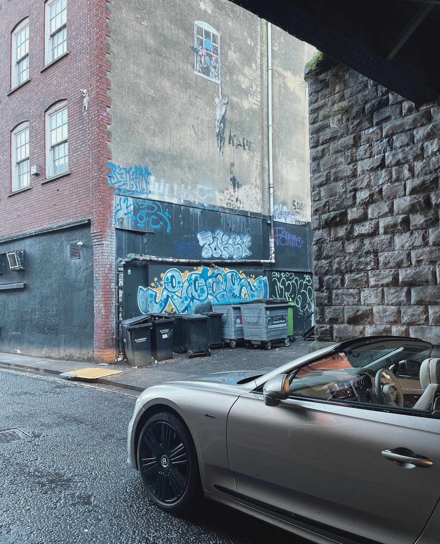 It's not all glamour on a Detour.⁠
⁠
Here's some bins in Bristol - with a Banksy and a Bentley to raise the tone a tad.⁠
⁠
Find out what we were up to at the link in bio.⁠
⁠
📷️ @reallynikberg⁠
🚗 @bentleymotors⁠
⁠
===================================