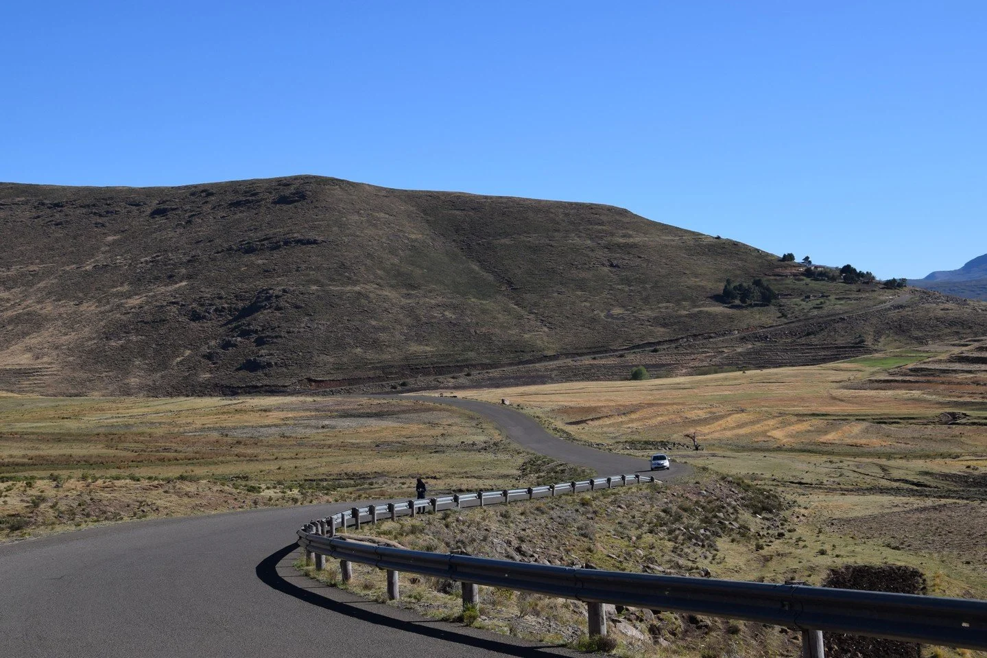 A#sundaydrive to Semonkong, Lesotho offers a twisting alpine-like road with an awe-inspiring waterfall at journey's end.⁠
⁠
For many years this was an unpaved road, but now there&rsquo;s tarmac all the way to Semonkong. Rest assured that this is stil