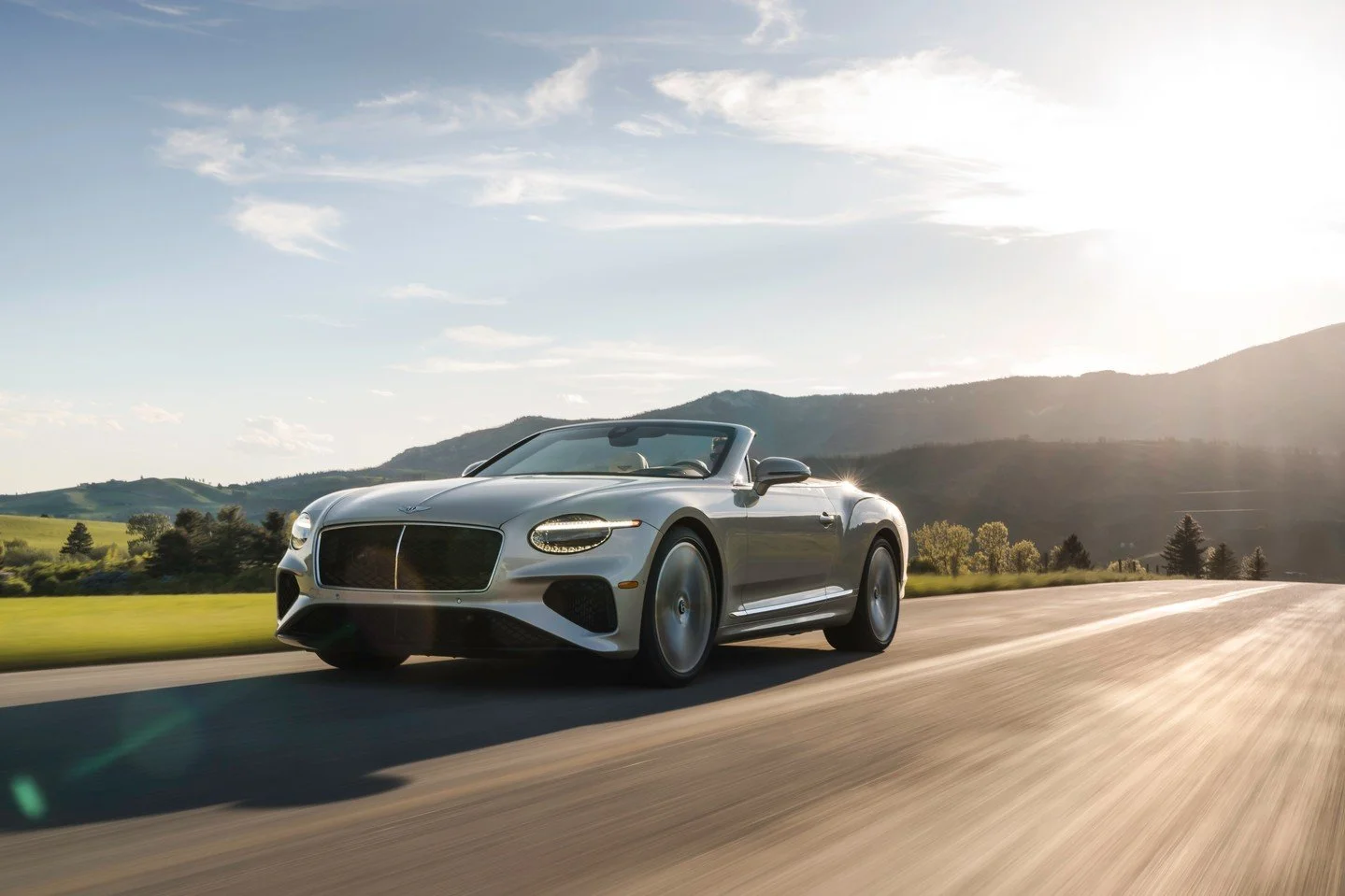 Detour does our best Beth Dutton impression by driving a Bentley through Montana's Big Sky country.⁠
⁠
Follow the route at the link in bio.⁠
⁠
📷️ 🚗 @bentleymotors⁠
⁠
======================================⁠
⁠
Follow @detour_roadtrips for inspiration