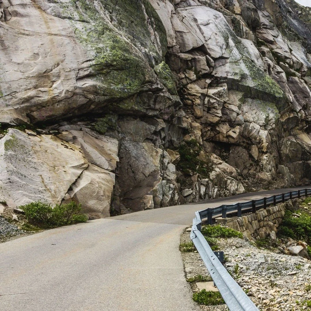 It's called a Panoramastrasse for good reason!⁠
⁠
The views from Switzerland's Panoramastrasse Oberaar are absolutely sensational.⁠
⁠
It&rsquo;s only in the summer that the 3.5 mile-road is open and, even then, you&rsquo;ll get a limited window to ta