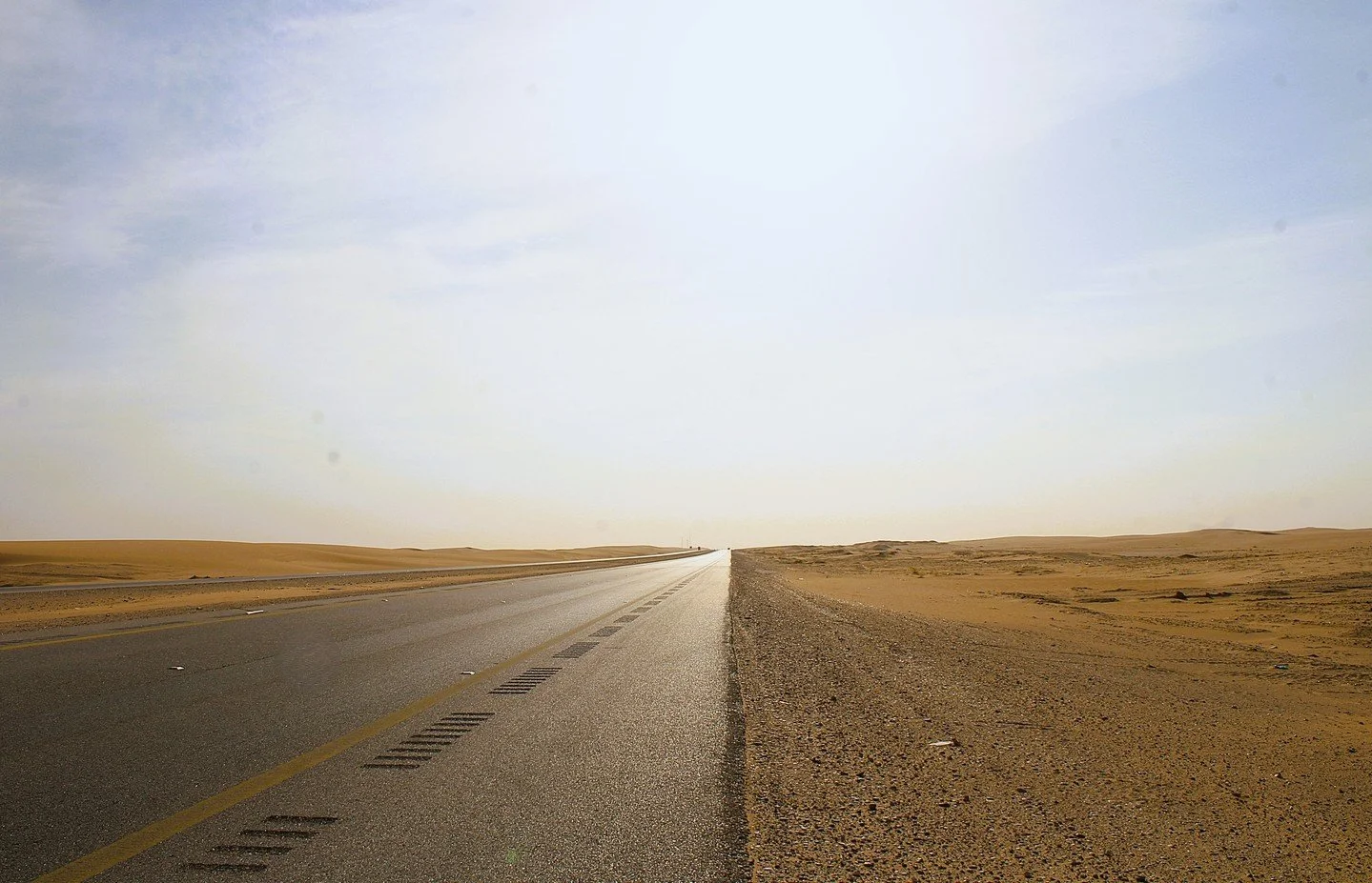 Saudi Arabia's Highway 10 is officially the longest, straightest road in the world.⁠
⁠
After the initial awe of the harsh desert and infinite blue sky fades, the view of the limitless flat sandscape soon becomes monotonous. The biggest driving challe