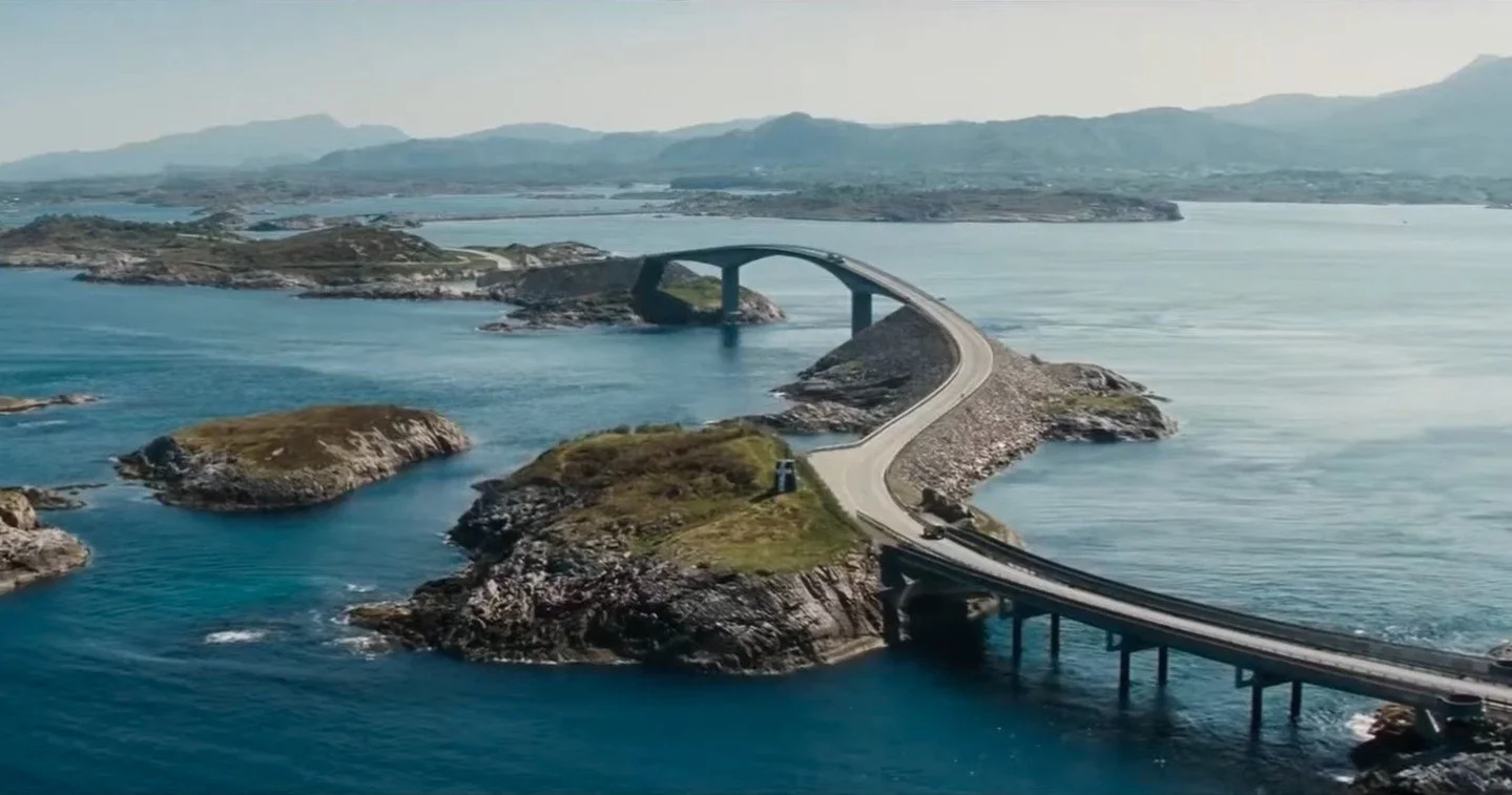 A Detour to the movies. ⁠
⁠
Charging down a desert highway towards an infinite horizon, racing through city streets, or in hot pursuit along a curvy coastal road. These are the movie scenes that car fans remember. ⁠
⁠
But can you name these eight fil