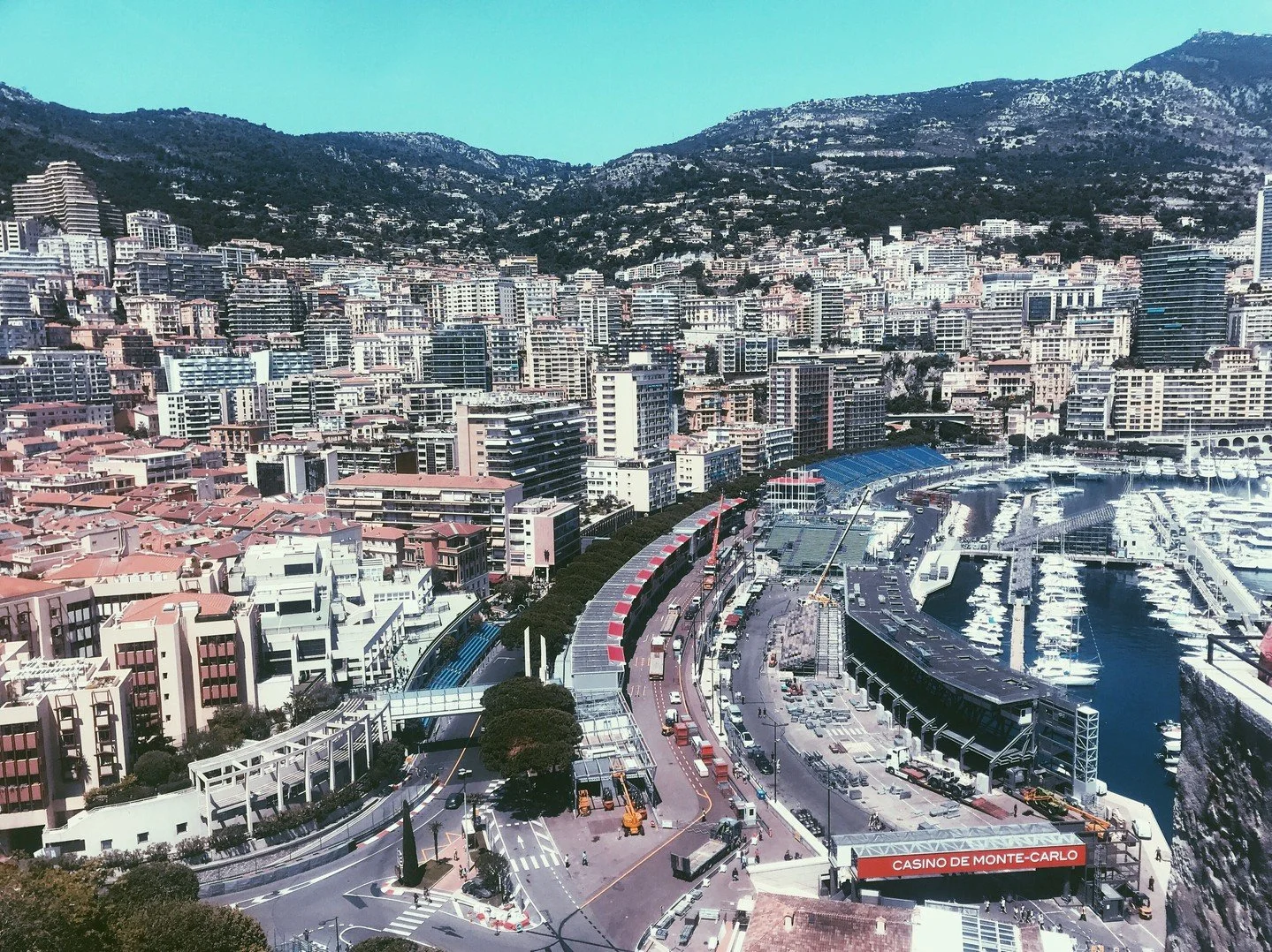 Ah, Monaco. The most evocative name on the F1 calendar.⁠
⁠
No petrolhead visit to the Cote D&rsquo;Azure can be complete without at least one lap of the circuit - so check out Detour's guide at the link in bio.⁠
⁠
📷️ Rhiannon Elliott / Unsplash⁠
⁠
=