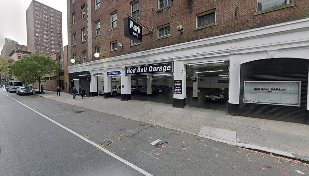 Red Ball Garage, New York, USA — Detour