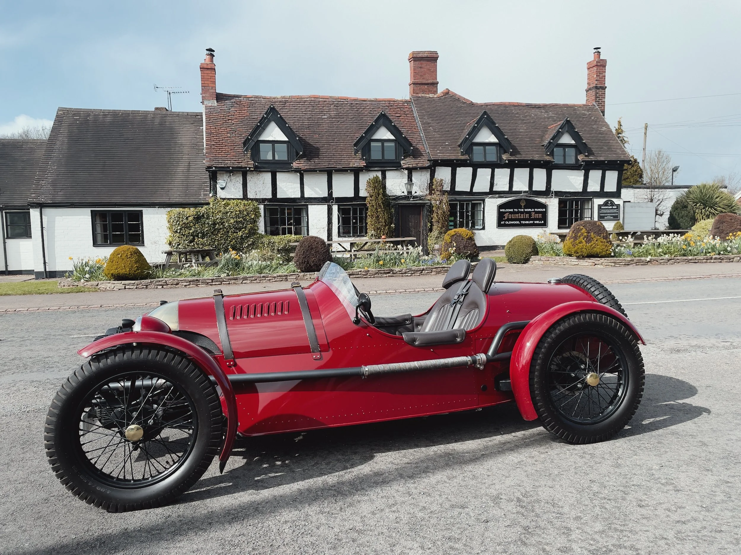 Detour #343: Three Counties, One Lightweight Sports Car, UK