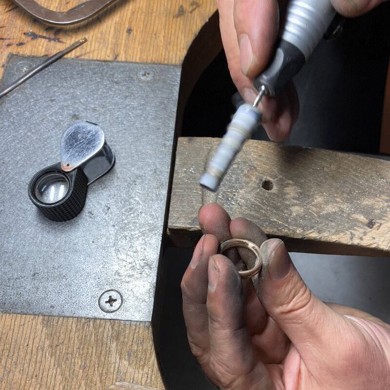 Hand Poliert Ring mit Polierer