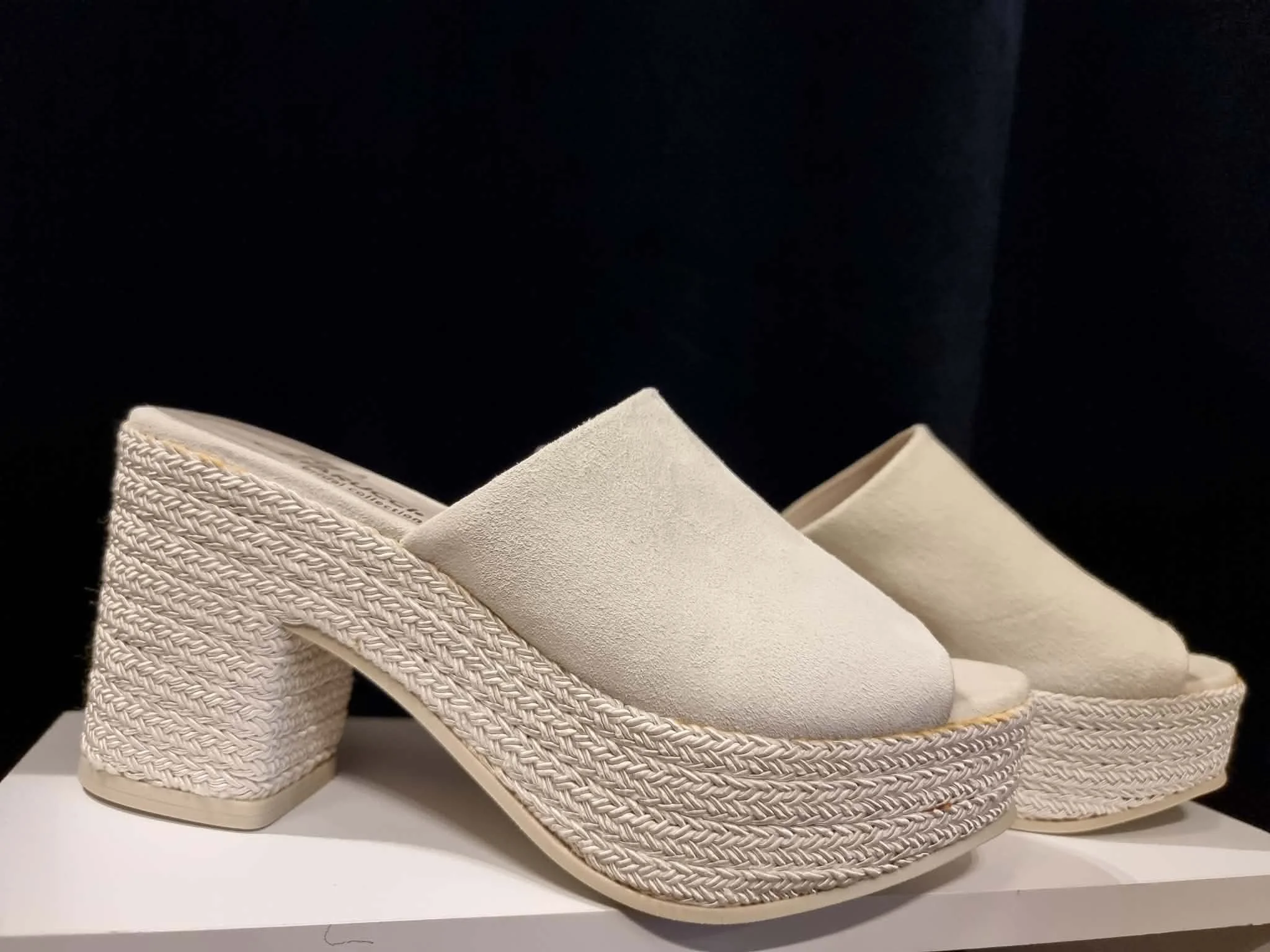 Eleganta Platåtofflor med Flätad Klack