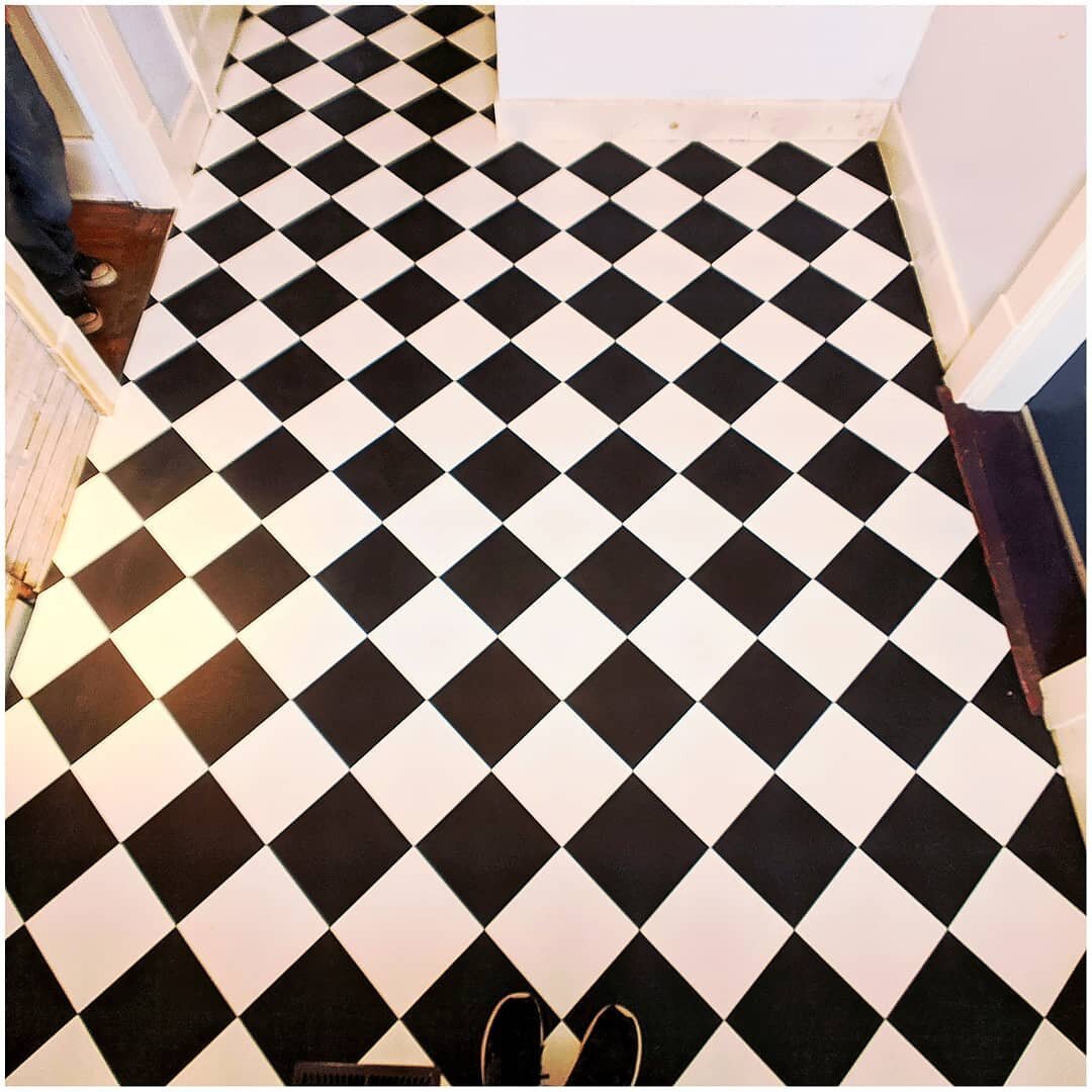 Black and White Checkered Sheet Vinyl Installed on a 45&deg;

#orangeville #shelburne #grandvalley #alliston #caledon #cookstown #barrie #wasagabeach #collingwood #simcoe #simcoecounty #dufferin #dufferincounty #flooring #flooringinstallation #vinyl 