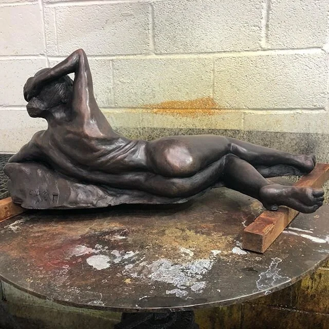 Final finish on my bronze casting of Carla #bronzecasting  #sculpturelovers #elizabethdayart #morrissingerfoundry