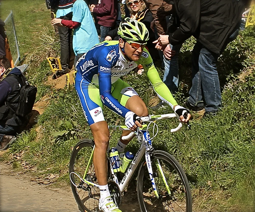 Tour of Flanders. Smash smash climb. Photo: Roxanne King