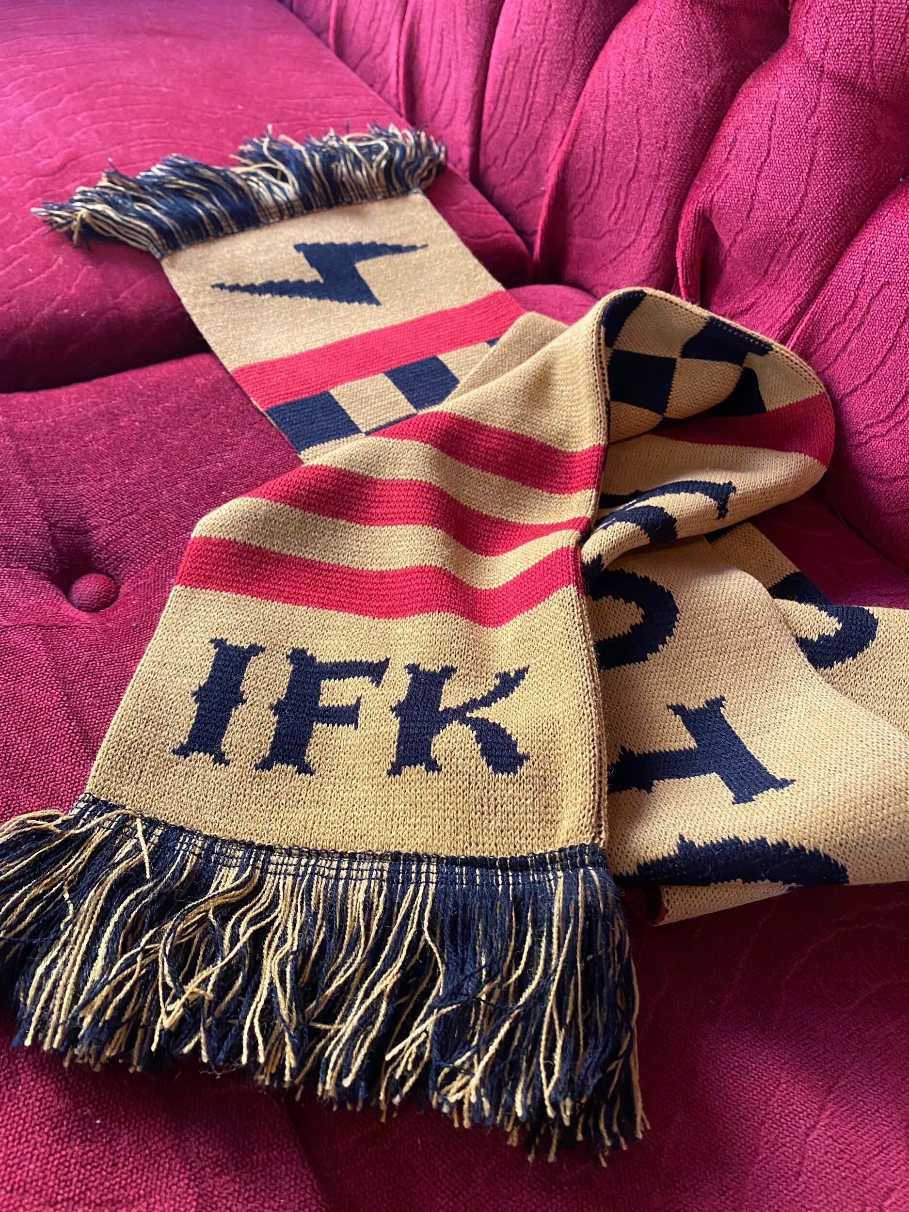 1F95FC87-6515-4674-845A-1C67DF339912